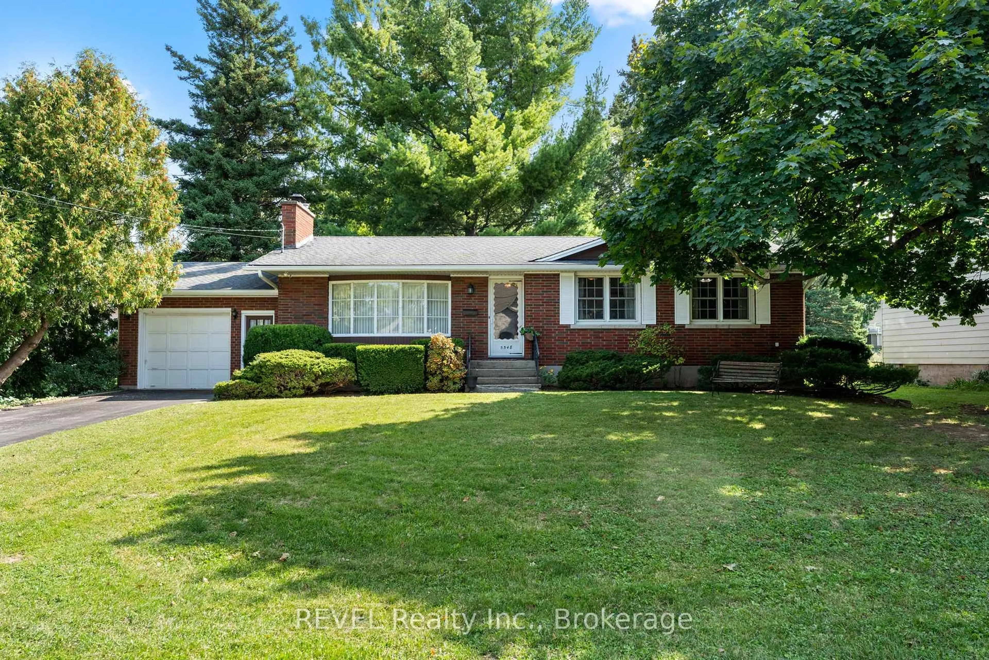Home with brick exterior material, street for 5548 Hodgson Ave, Niagara Falls Ontario L2H 1N4
