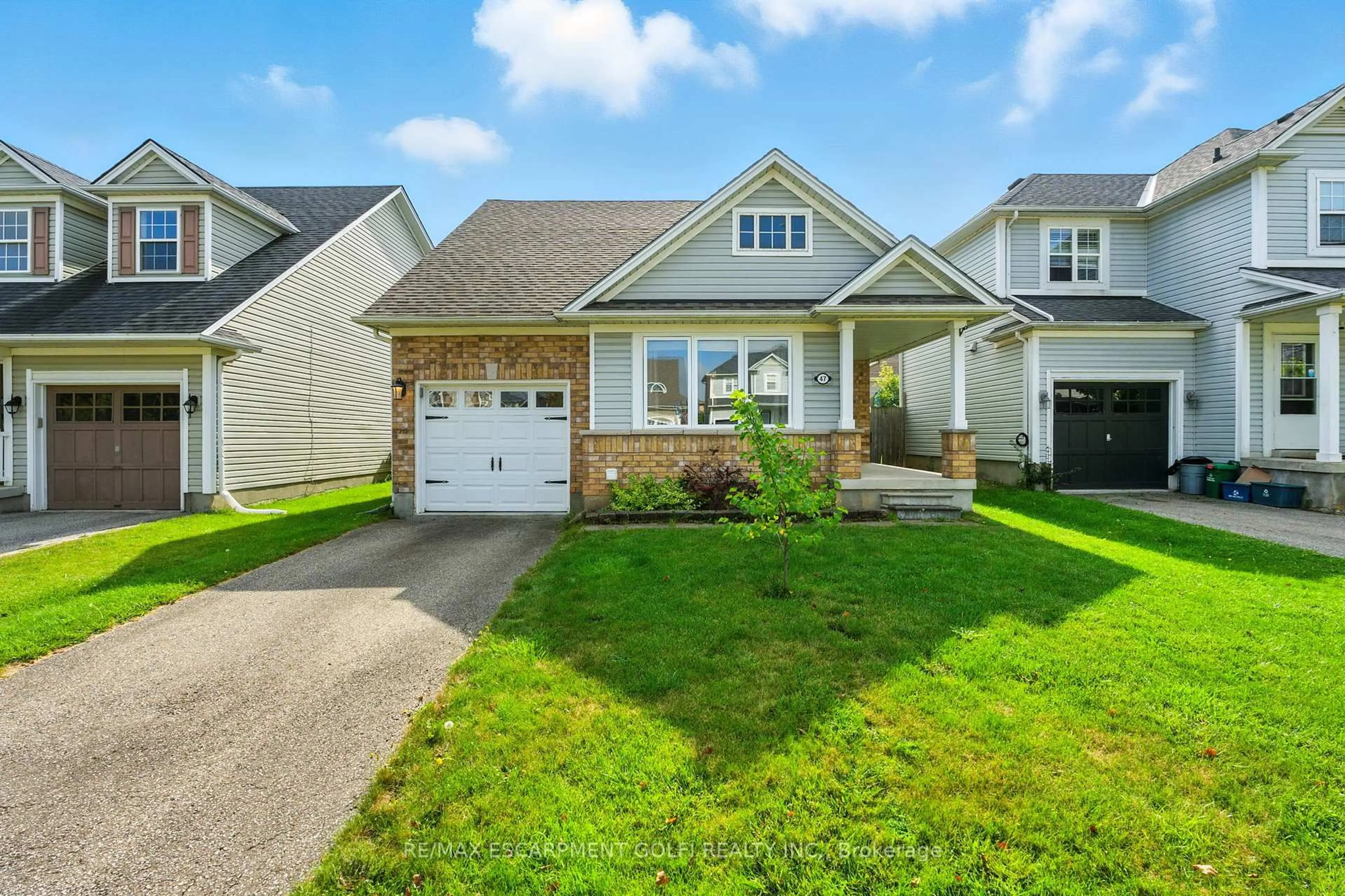 Home with vinyl exterior material, street for 47 GAYDON Way, Brantford Ontario N3T 6P7