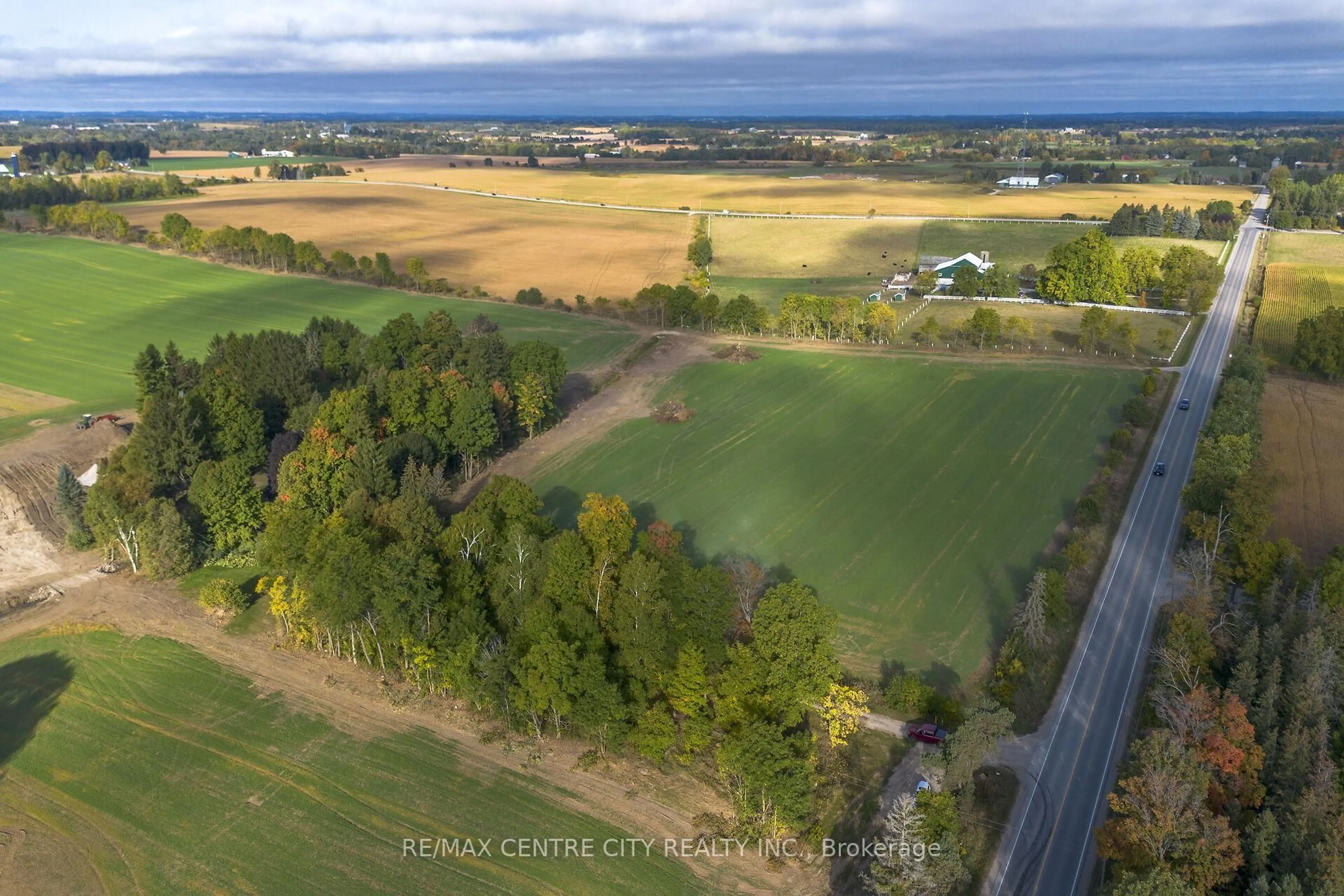 A pic from outside/outdoor area/front of a property/back of a property/a pic from drone, water/lake/river/ocean view for 5512 Township Rd 3, Guelph/Eramosa Ontario N0B 2M0