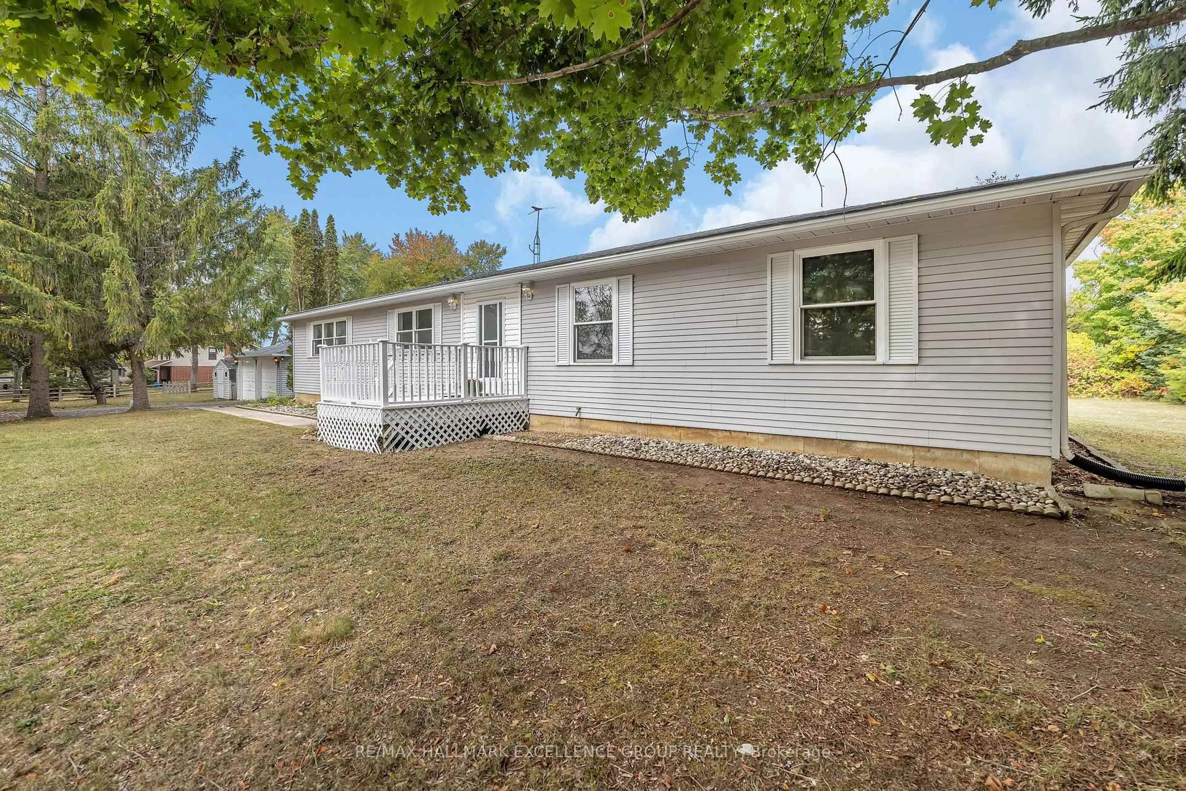 Home with vinyl exterior material, street for 3031 Marlin Rd, North Grenville Ontario K0G 1J0