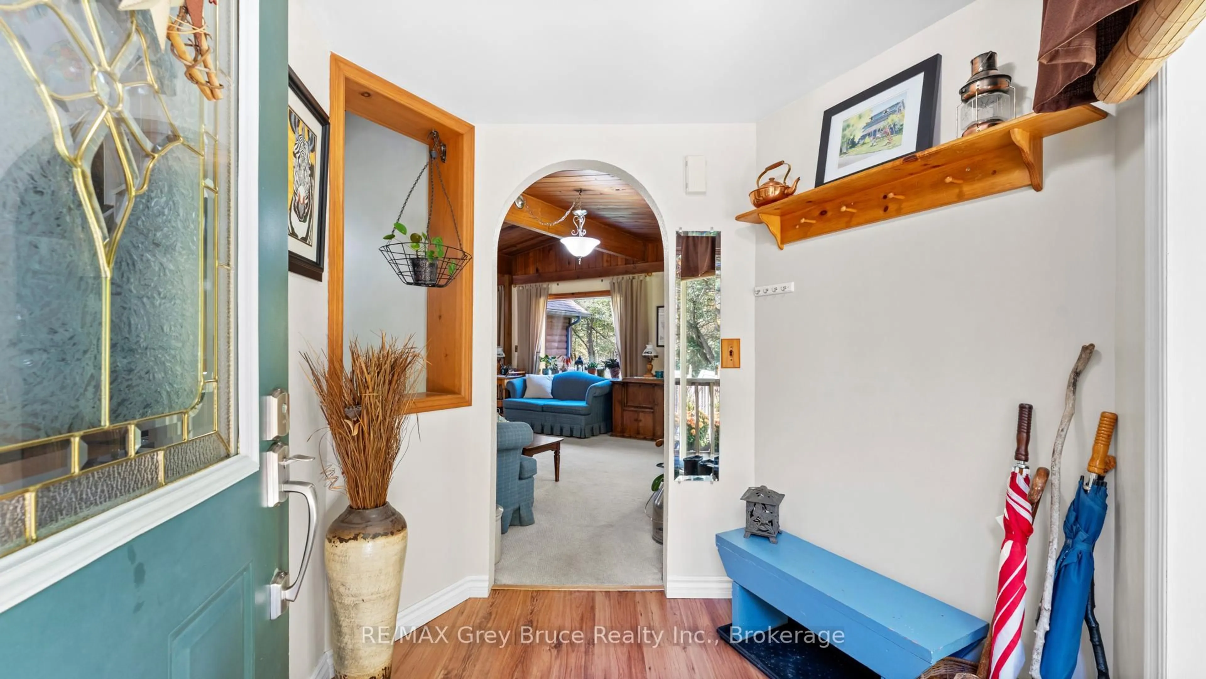 Indoor entryway for 493802 Baptist Church Rd, West Grey Ontario N0C 1K0