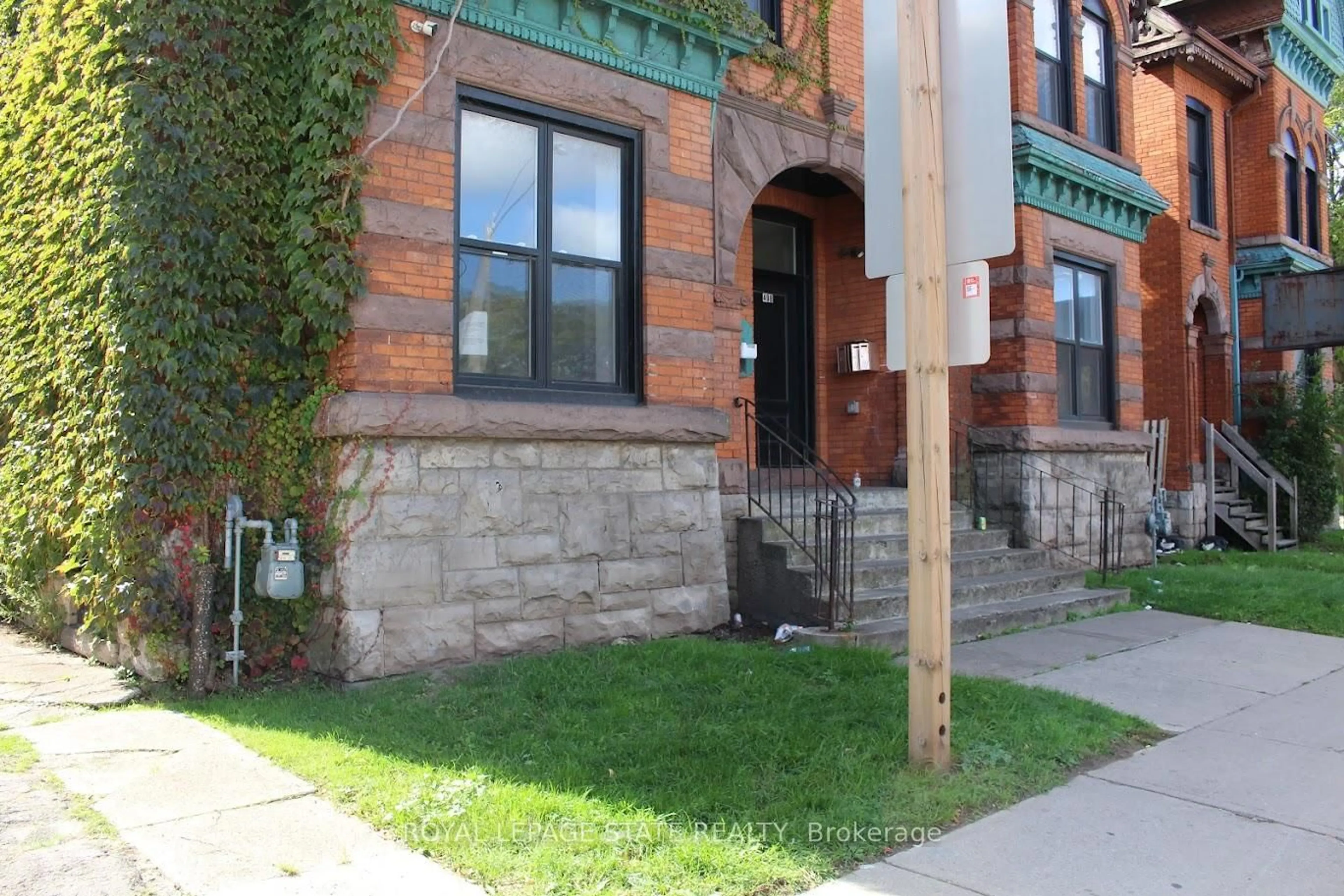 Patio, street for 500 Main St #E, Hamilton Ontario L8N 1K7