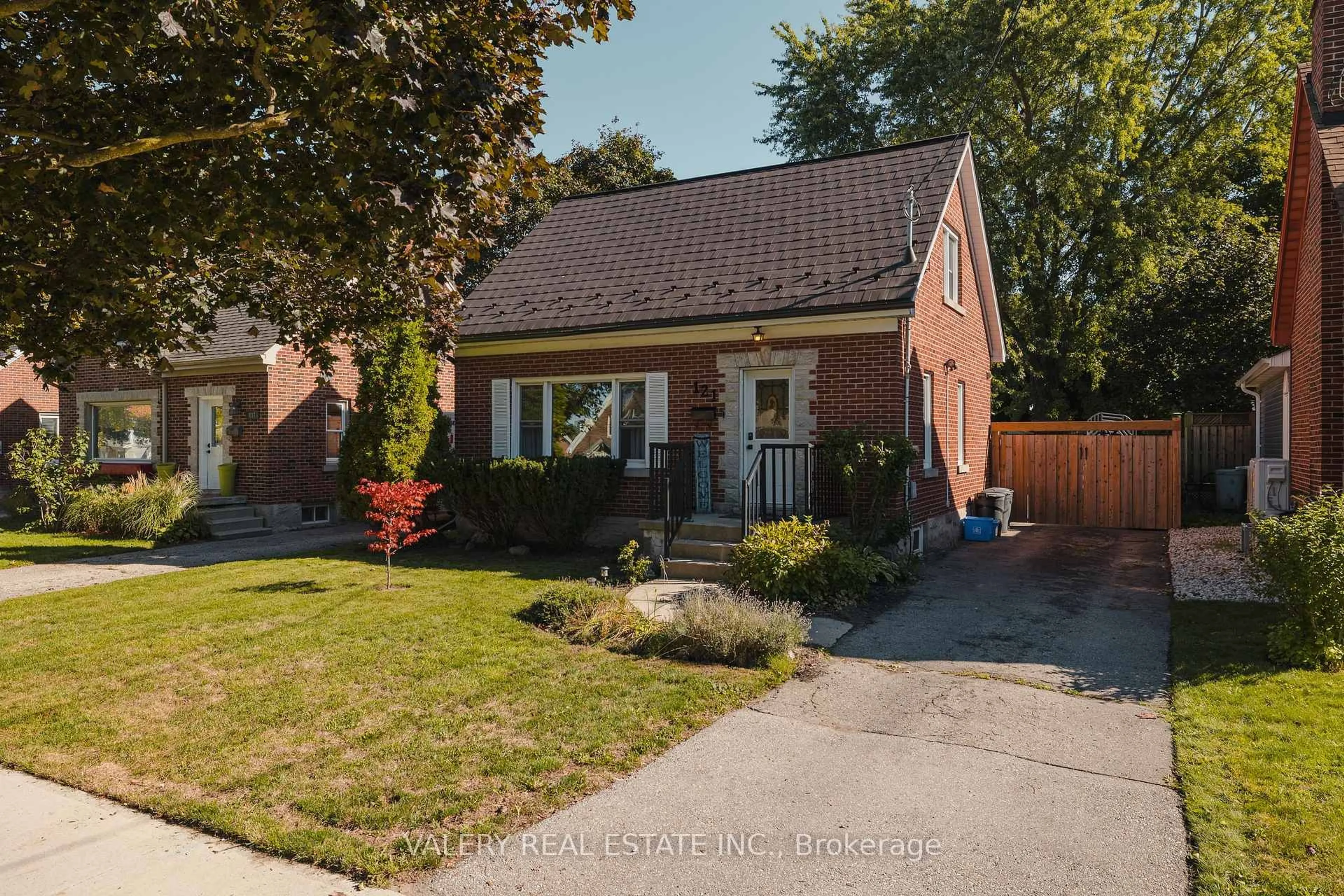 Home with brick exterior material, street for 121 Adelaide St, Kitchener Ontario N2M 2B5