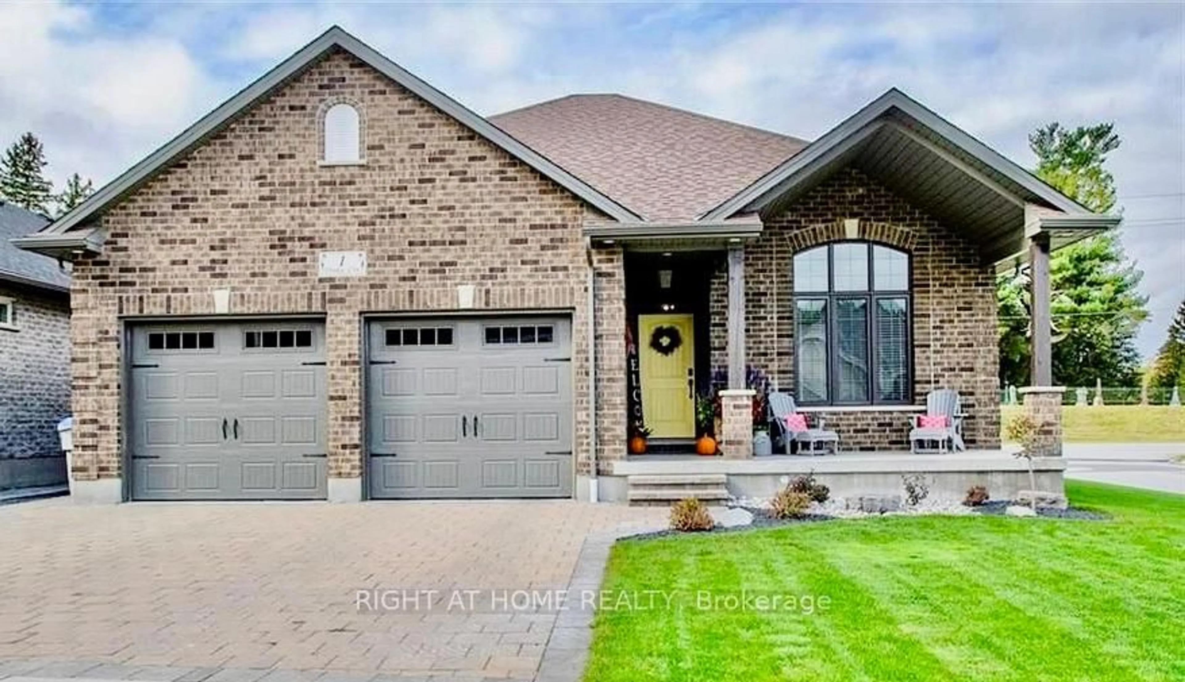 Home with brick exterior material, street for 1 Drake Crt, Strathroy-Caradoc Ontario N7G 0E1