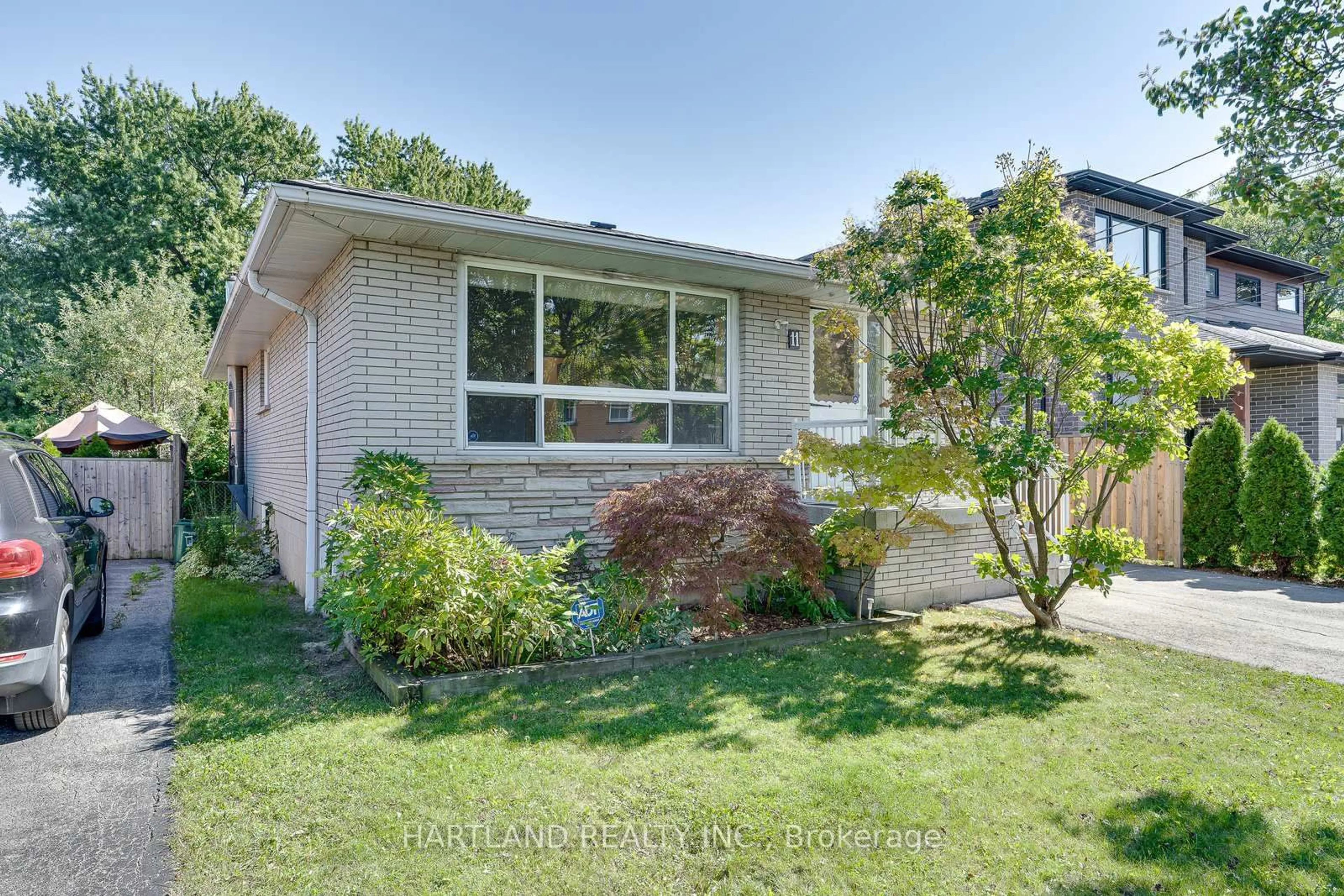 Home with brick exterior material, street for 11 Maitland Ave, Hamilton Ontario L9A 3J4