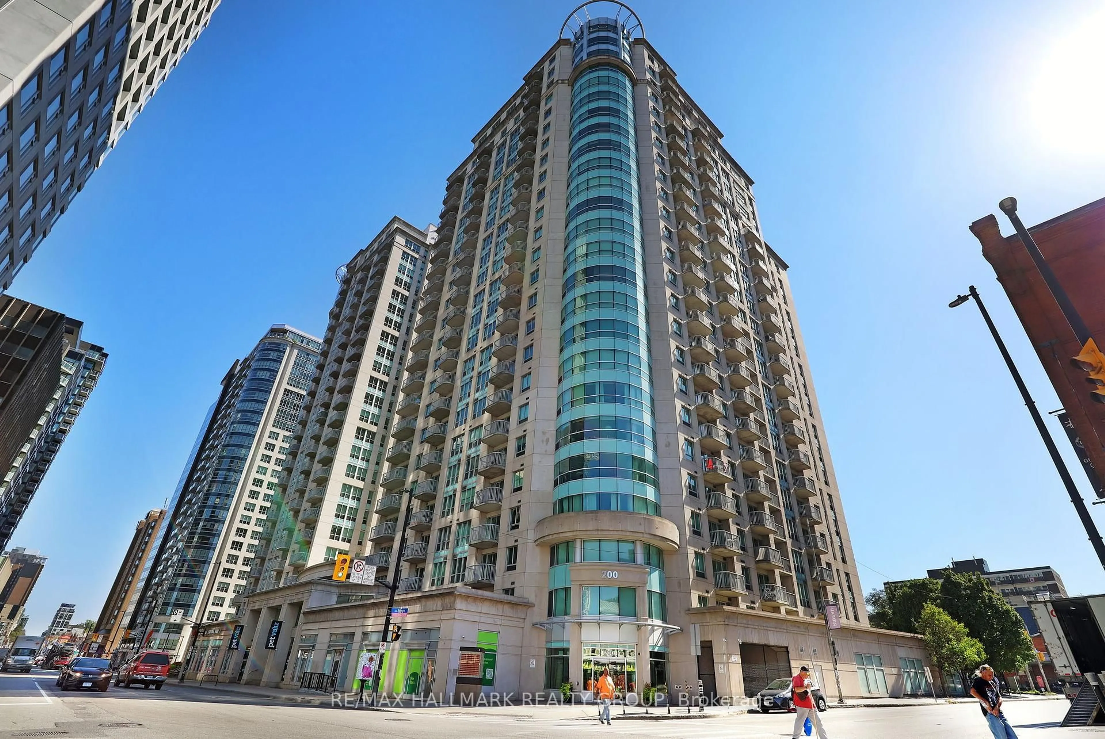Unknown for 200 Rideau St #504, Ottawa Ontario K1N 5Y1