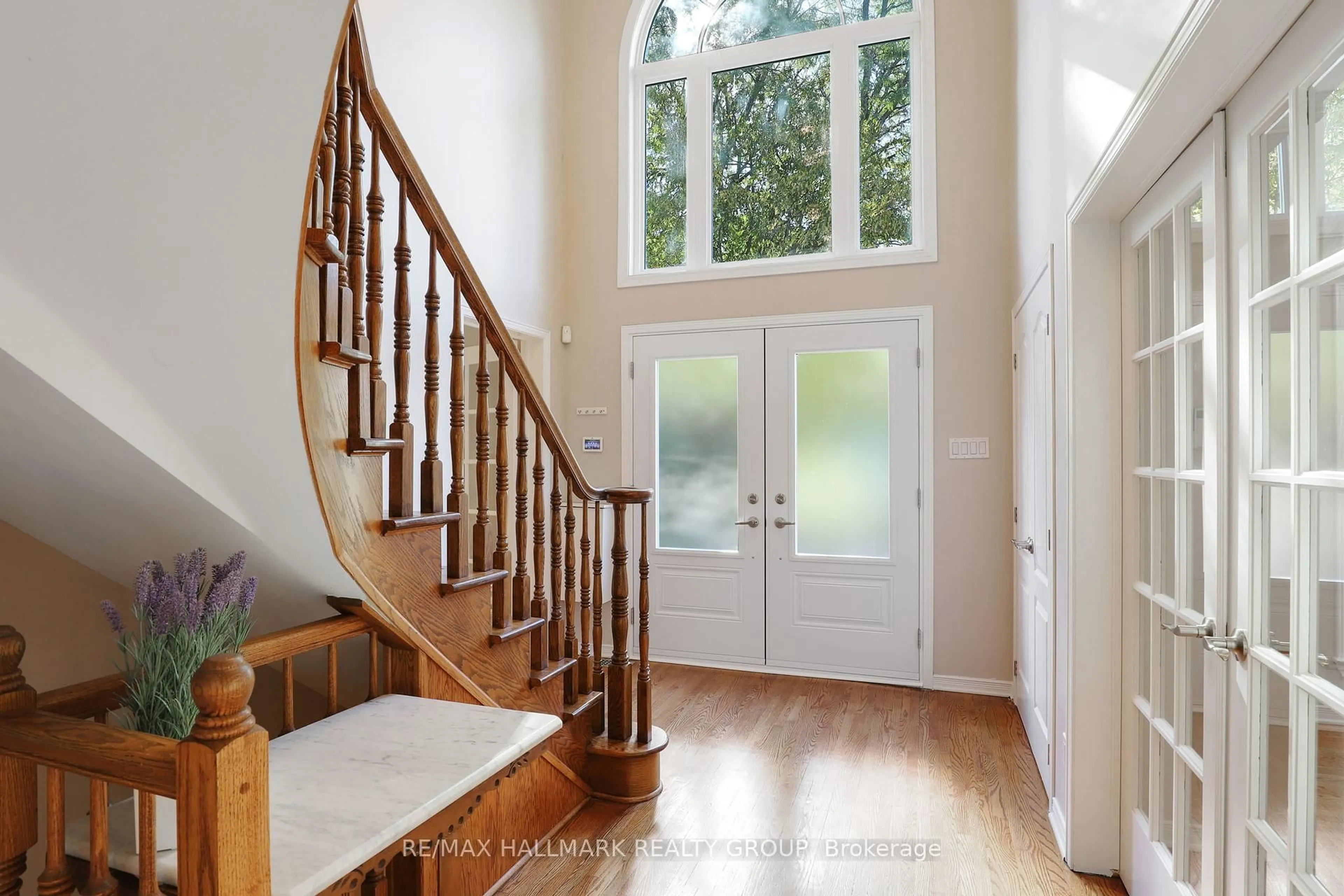 Indoor entryway for 3062 Upper Otterson Pl, Ottawa Ontario K1V 7B6