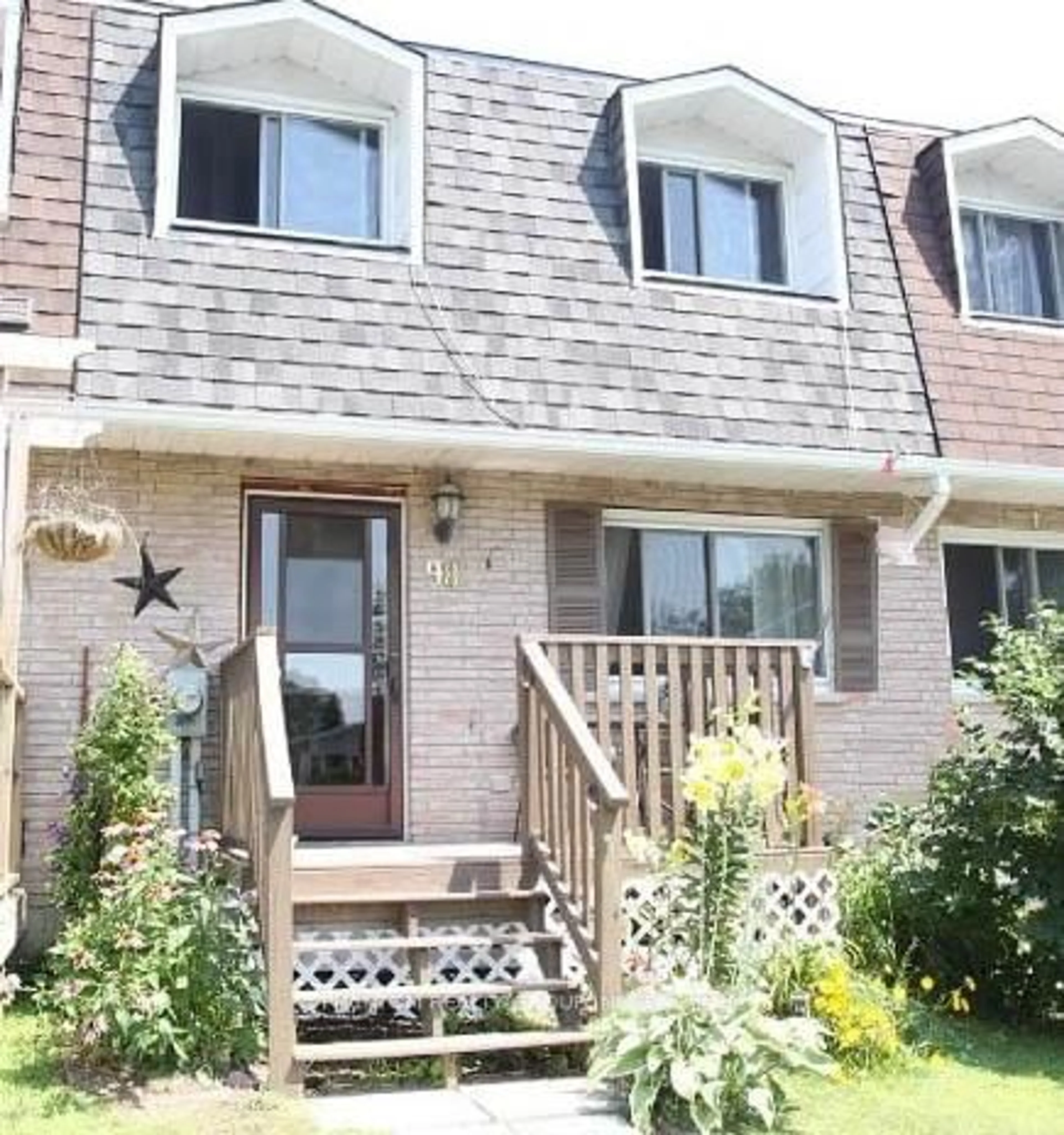 Home with brick exterior material, street for 98 Carraway Cres, South Dundas Ontario K0C 1X0