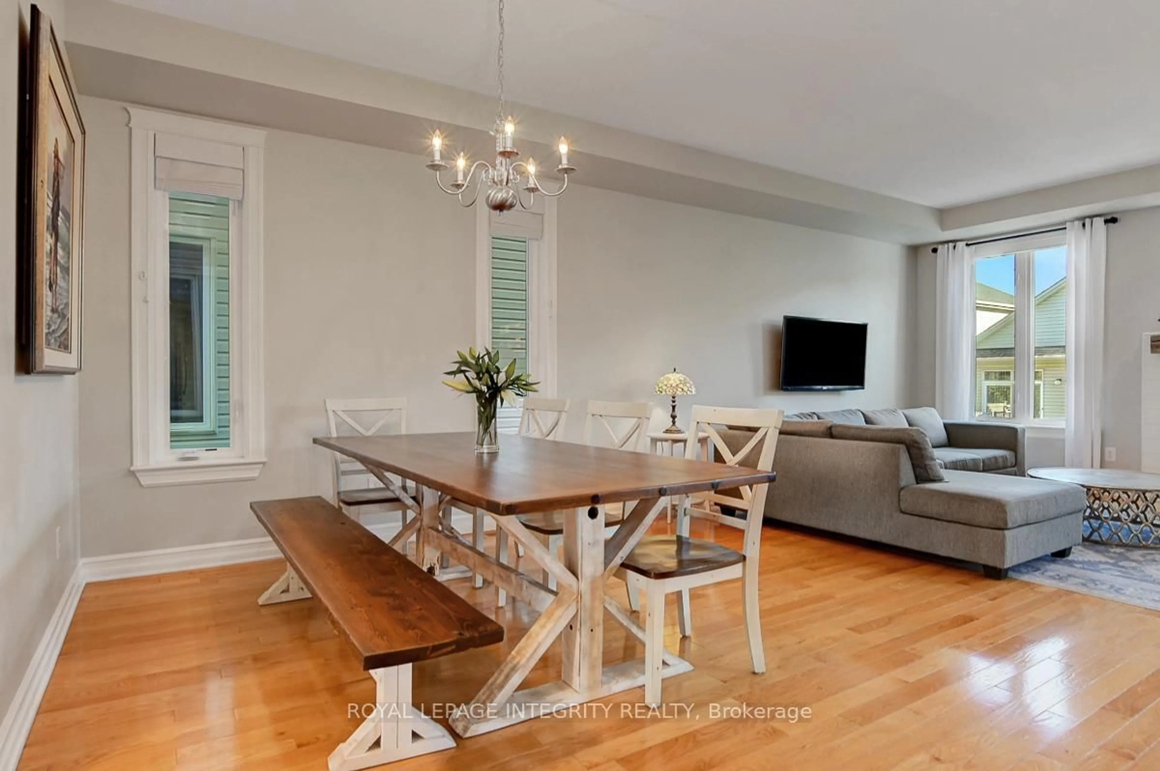Dining room, wood/laminate floor for 165 Saltspring Private, Kanata Ontario K2M 0B1