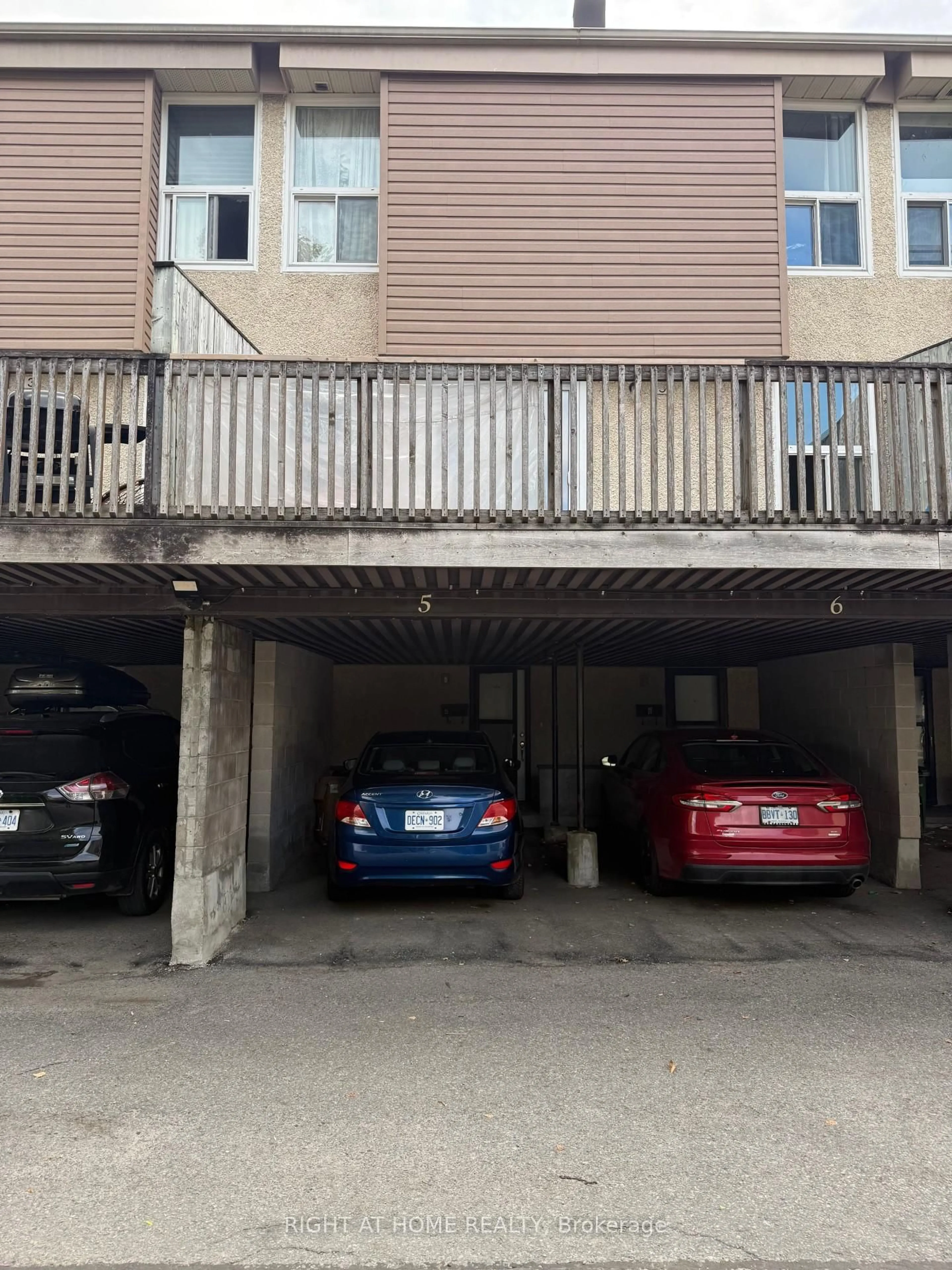 Parking for 3415 Uplands Dr #5, Ottawa Ontario K1V 9N3
