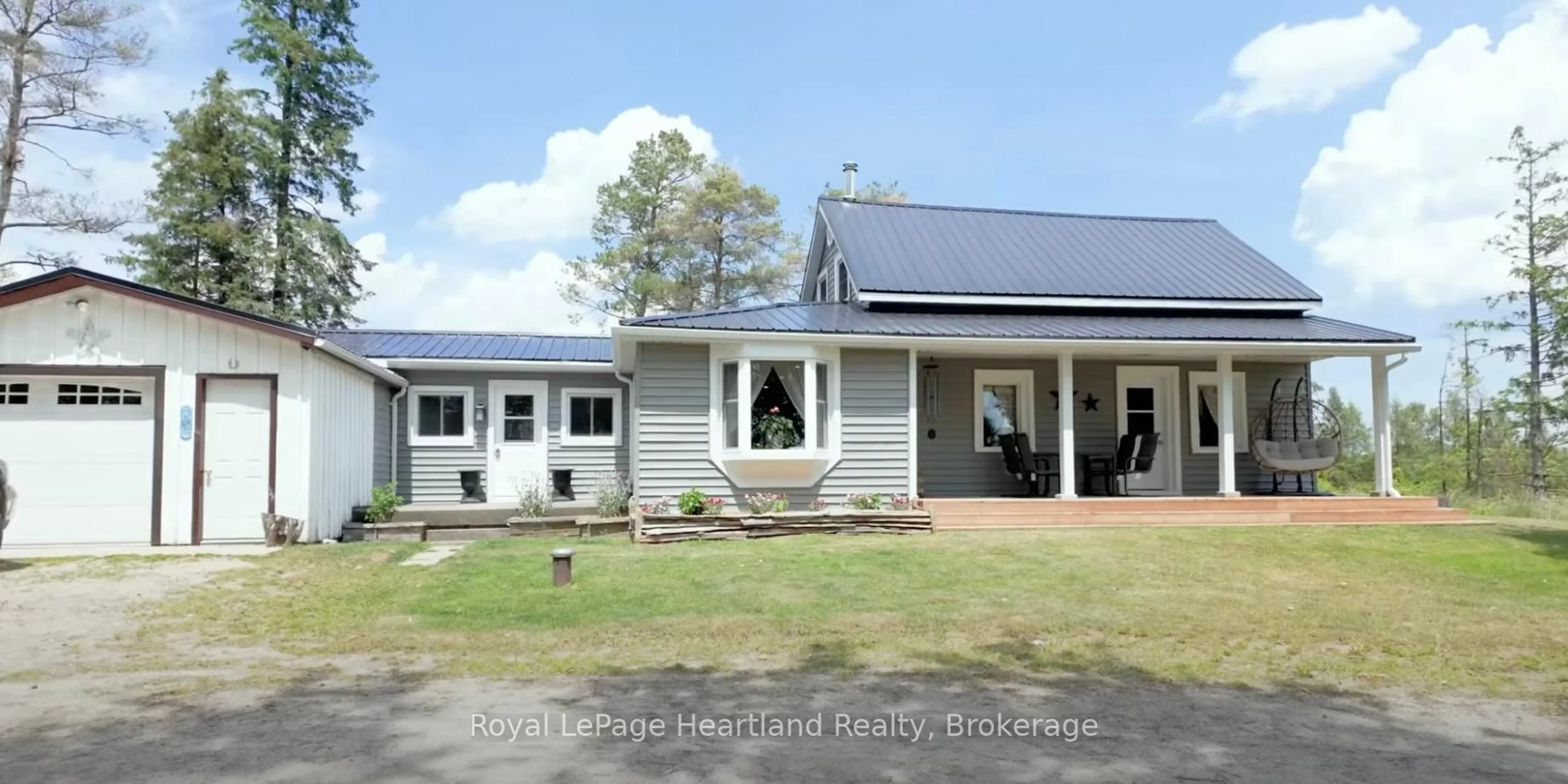 Home with vinyl exterior material, building for 341149 Grey Rd 28, West Grey Ontario N4N 3B9