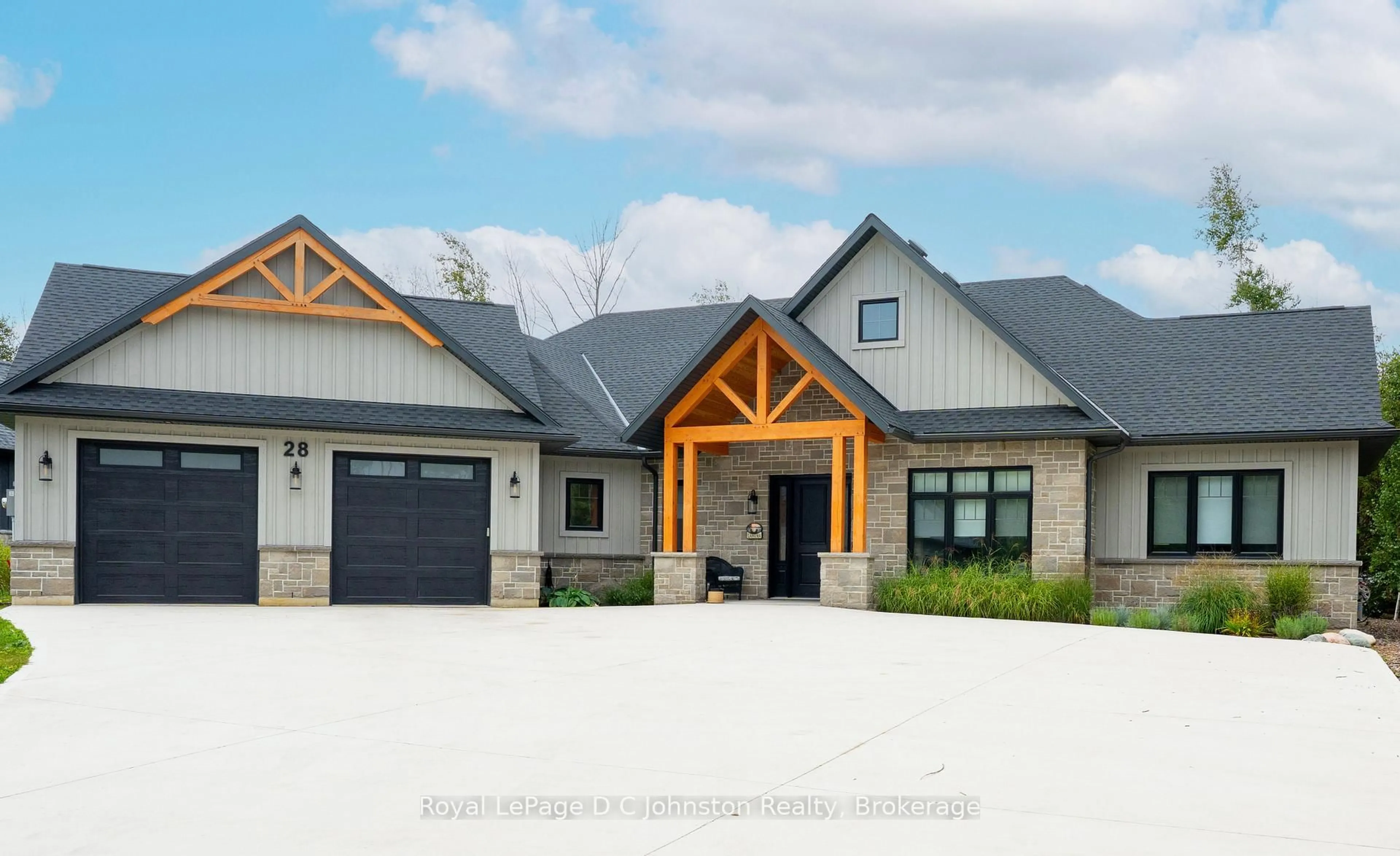 Home with vinyl exterior material, unknown for 28 Lakeside Woods Cres, Saugeen Shores Ontario N0H 2C6