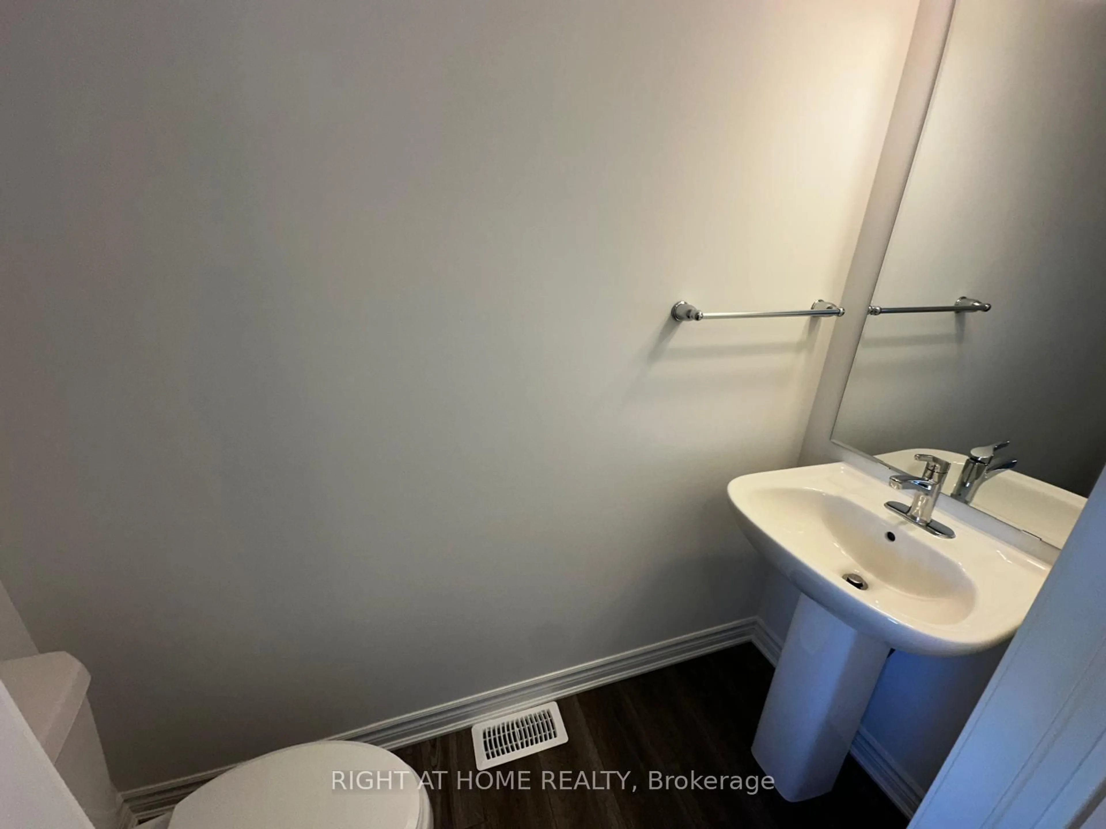 Standard bathroom, unknown for 349 Millstone St, Kitchener Ontario N2R 0V4