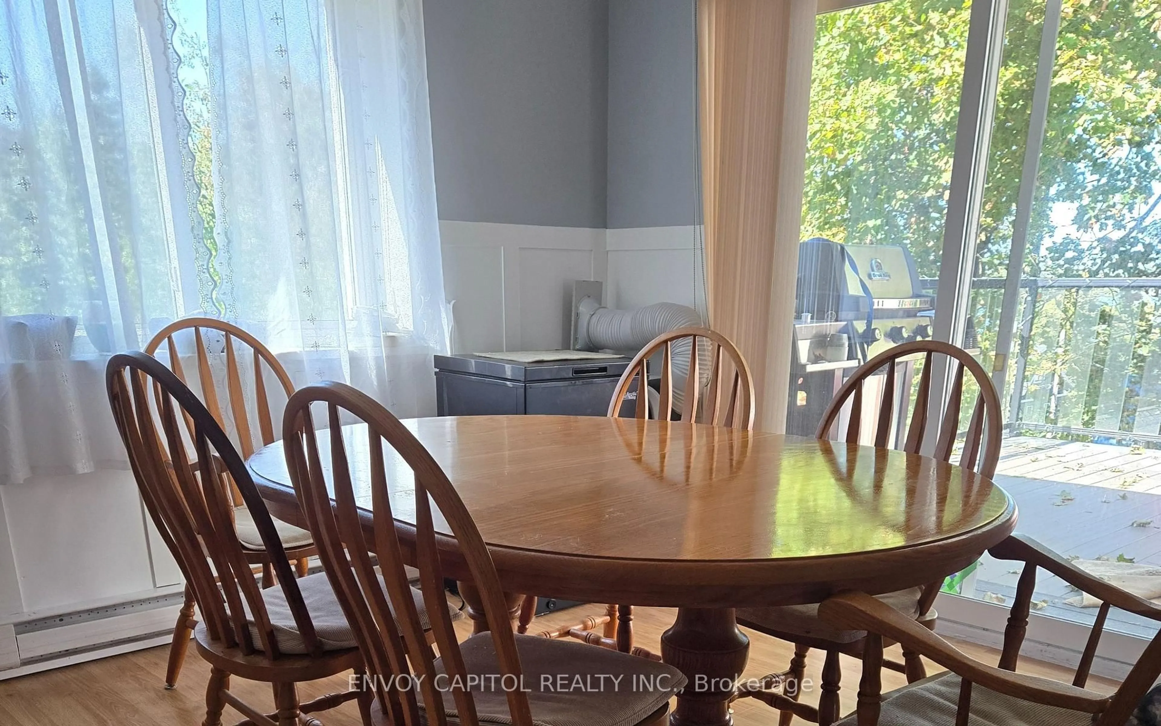 Dining room, wood/laminate floor for 2303 Thurstonia Rd, Kawartha Lakes Ontario K0M 1L0