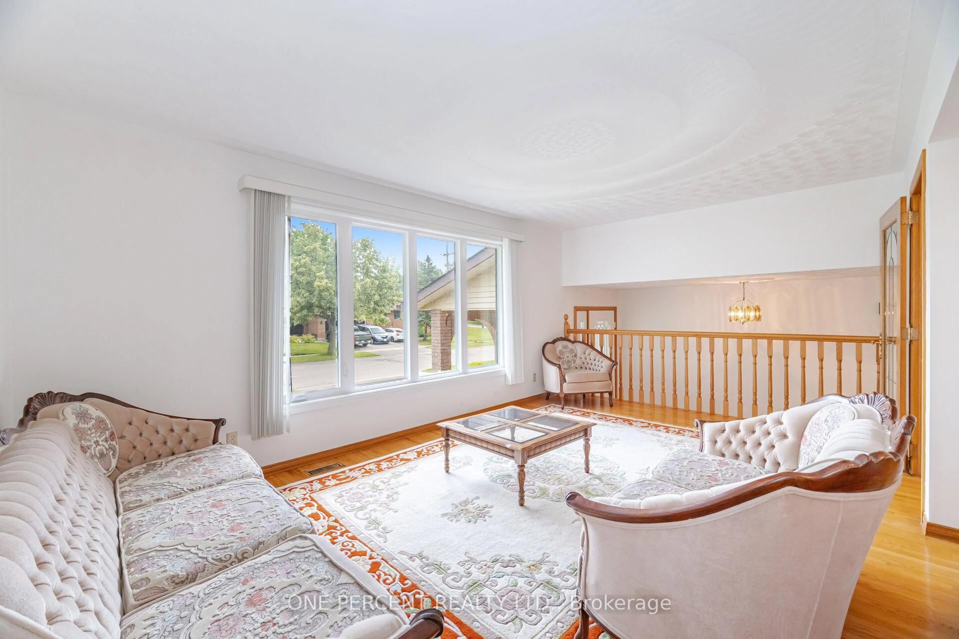 Living room with furniture, unknown for 93 OLD CHICOPEE Dr, Kitchener Ontario N2A 3R7