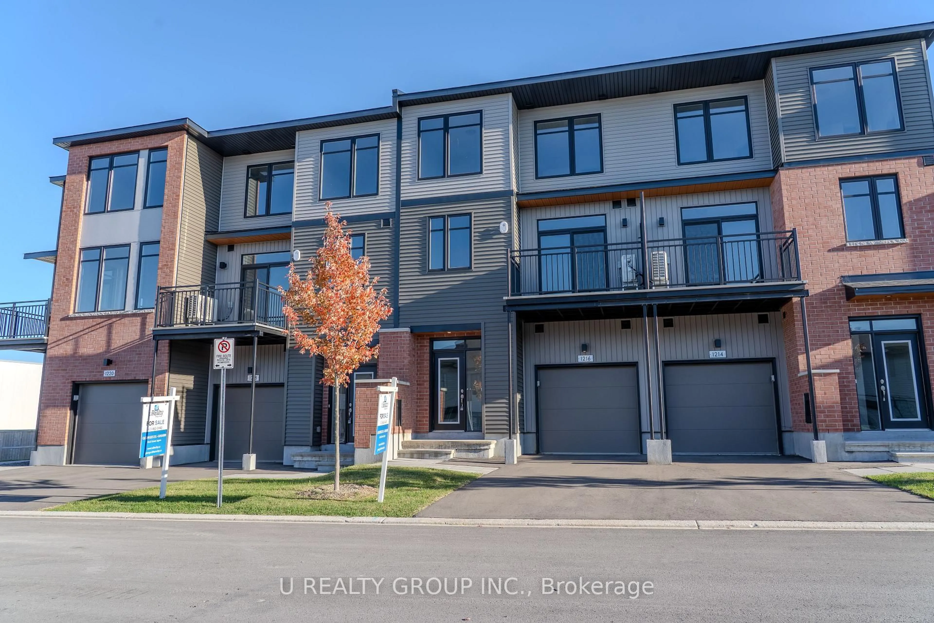 A pic from outside/outdoor area/front of a property/back of a property/a pic from drone, street for 1216 Flycatcher Private, Ottawa Ontario K1X 0M7