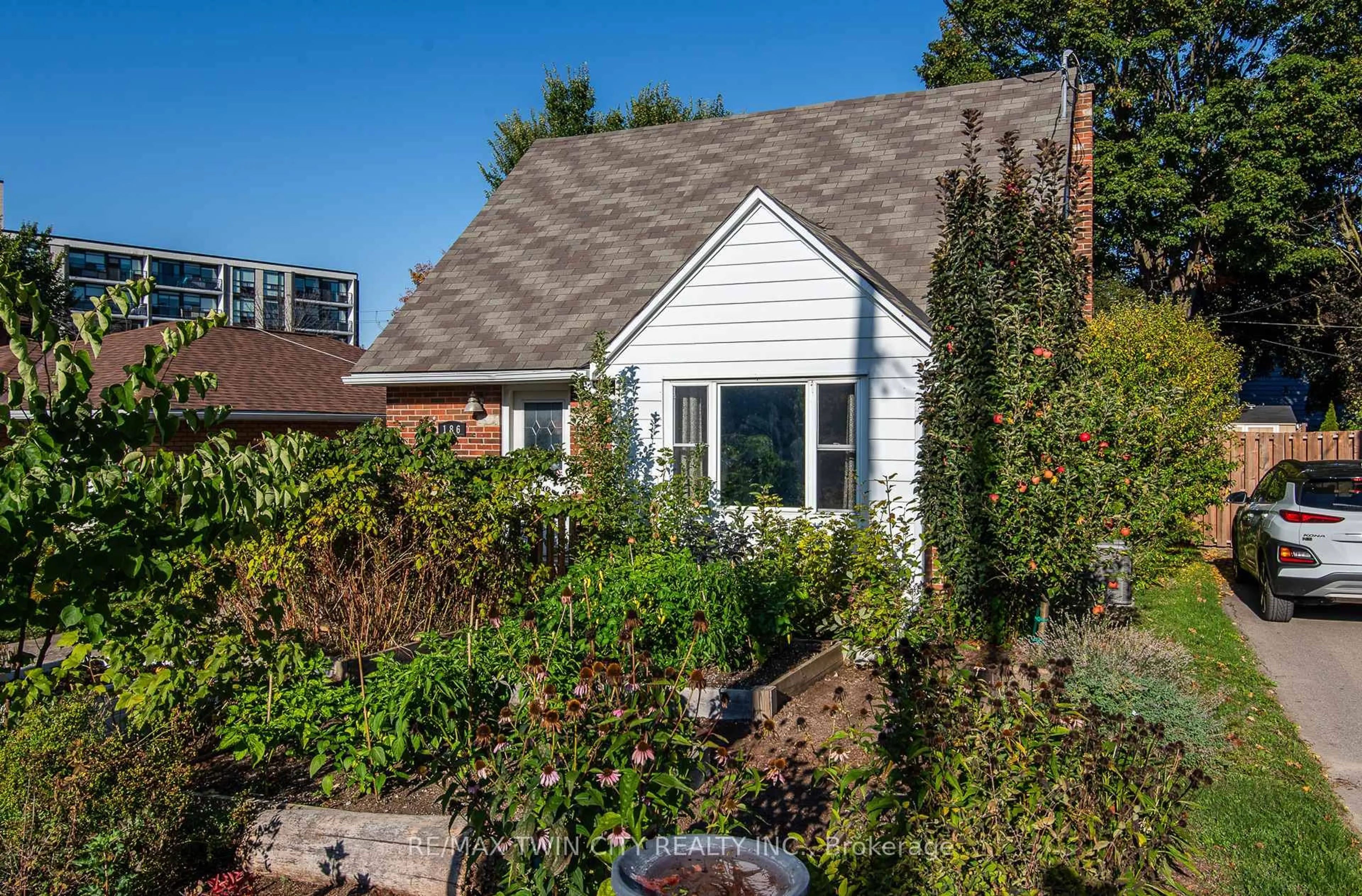 Unknown for 186 Highland Rd, Kitchener Ontario N2M 3W2