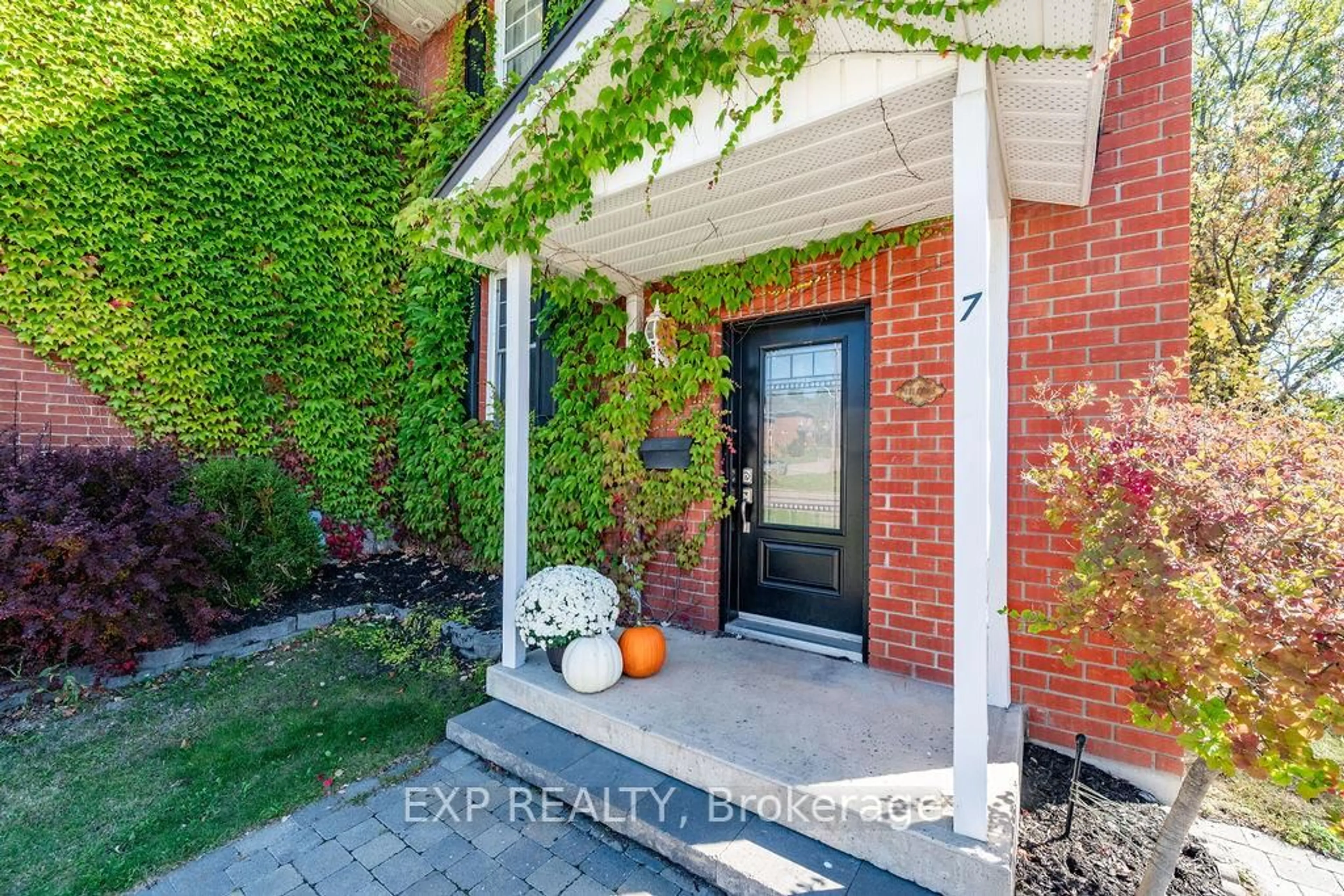 Home with brick exterior material, street for 7 Hincks Ave, Renfrew Ontario K7V 3S5