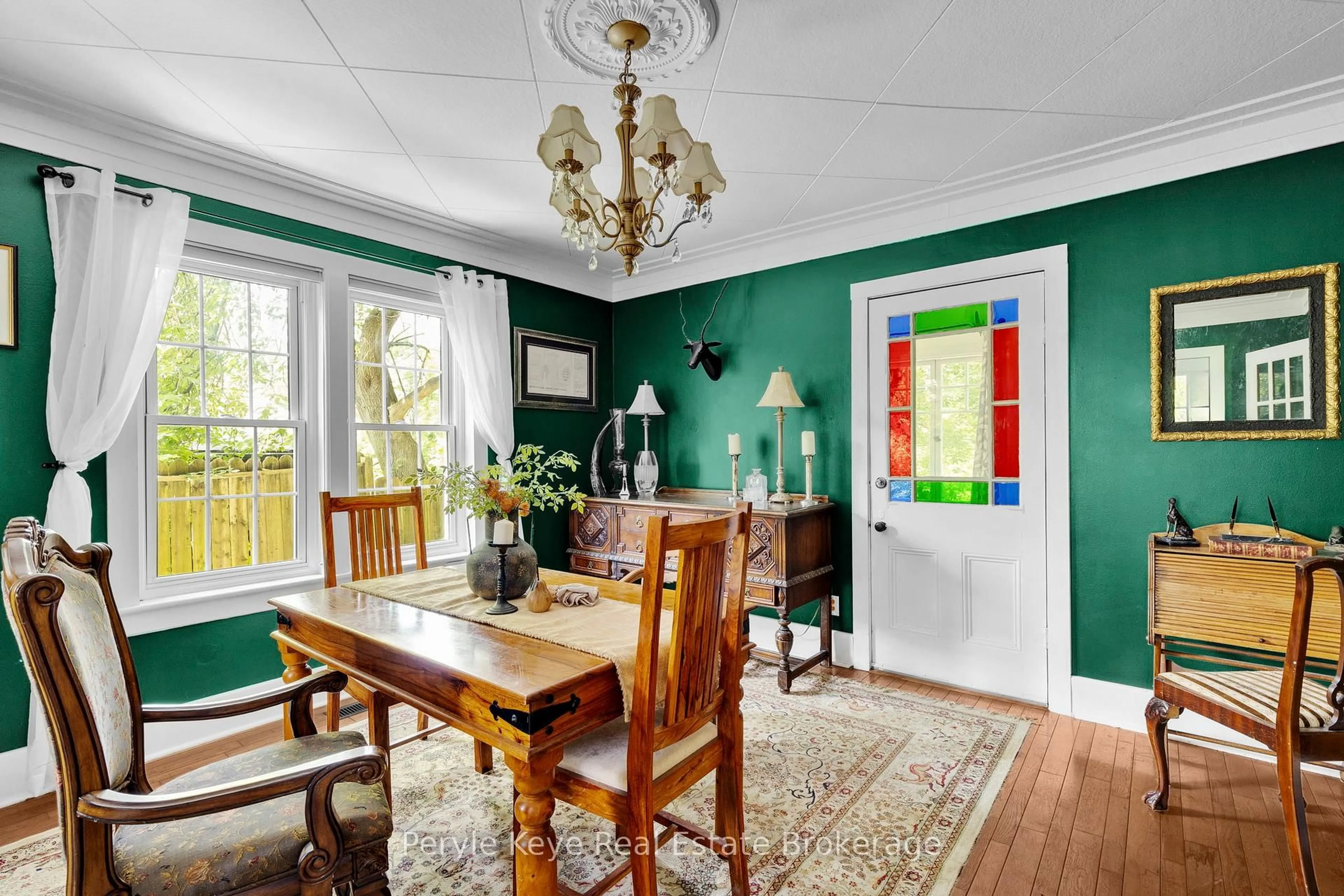 Dining room, unknown for 9 King St, Bracebridge Ontario P1L 1H4