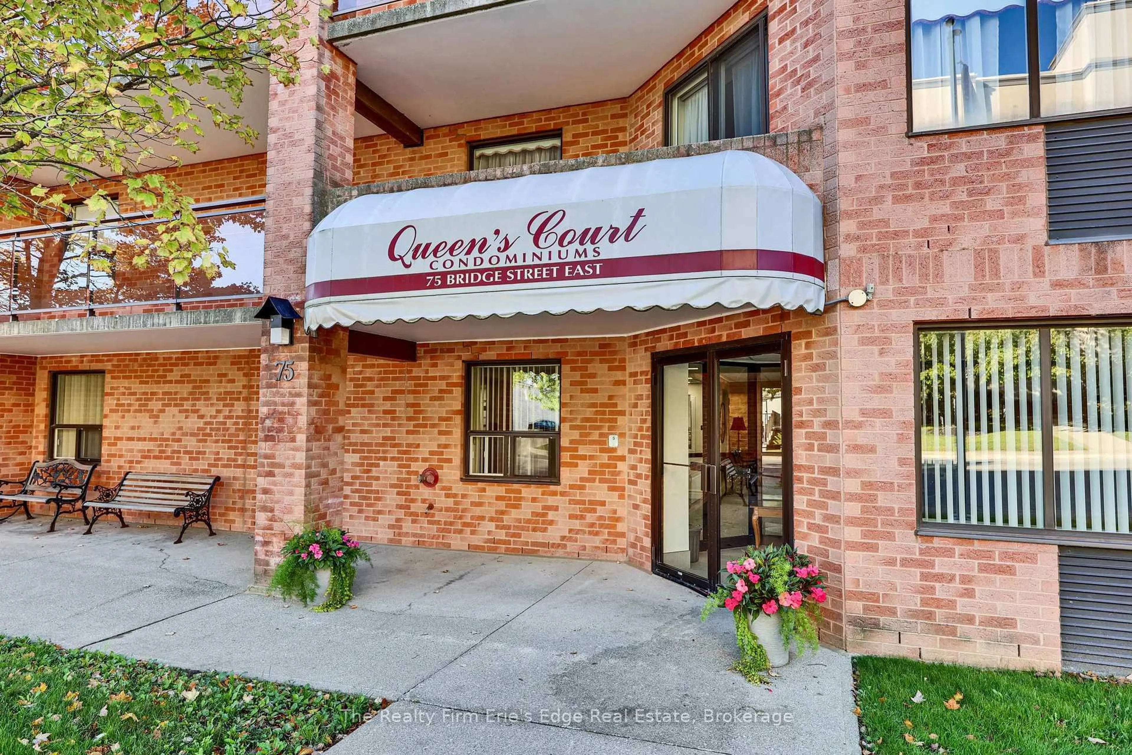 Indoor foyer for 75 Bridge St #206, Tillsonburg Ontario N4G 1T1