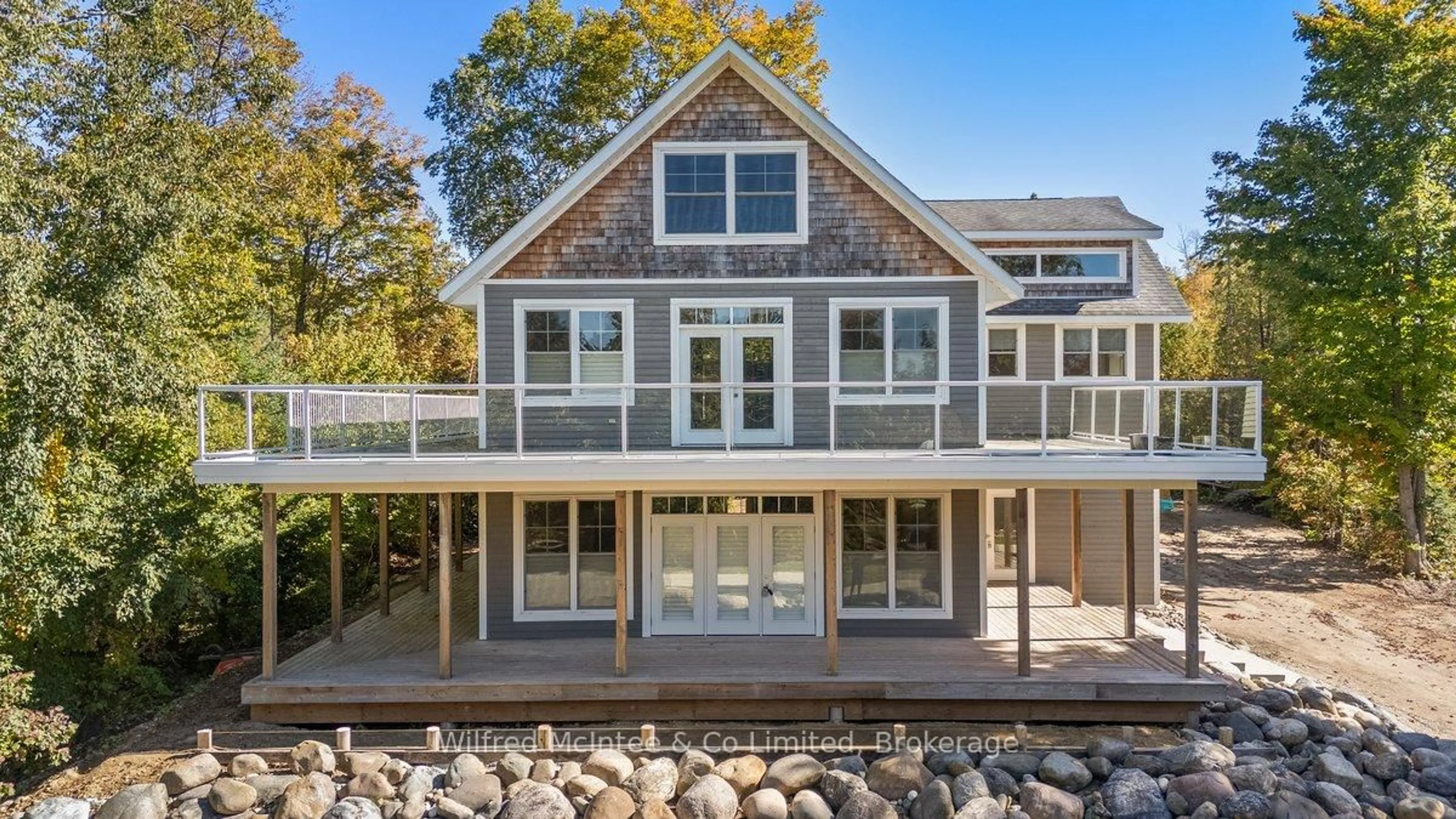 Home with vinyl exterior material, water/lake/river/ocean view for 545 Eckford Ave, Saugeen Shores Ontario N0H 2L0