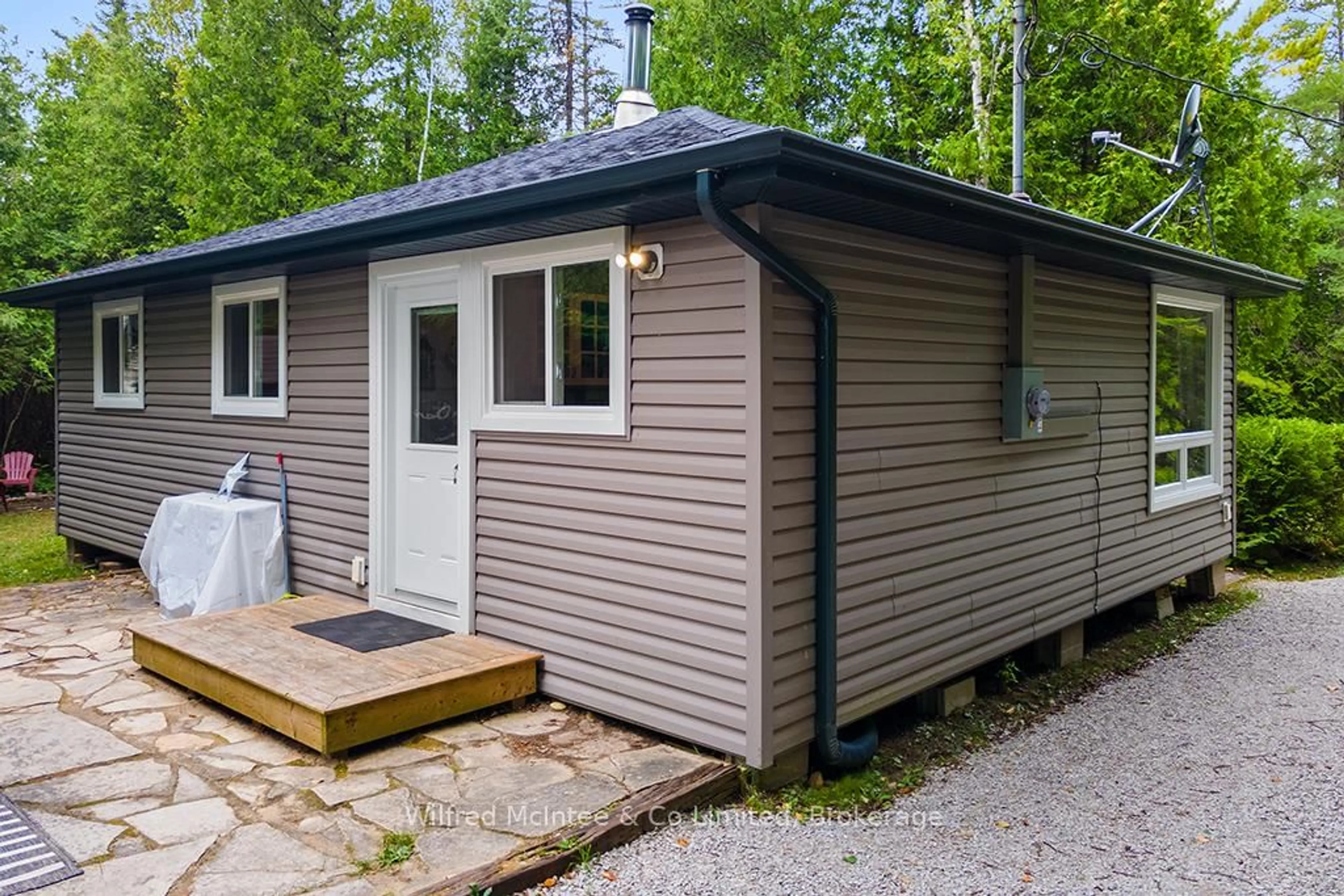 Shed for 1489 2ND Ave, Native Leased Lands Ontario N0H 2G0