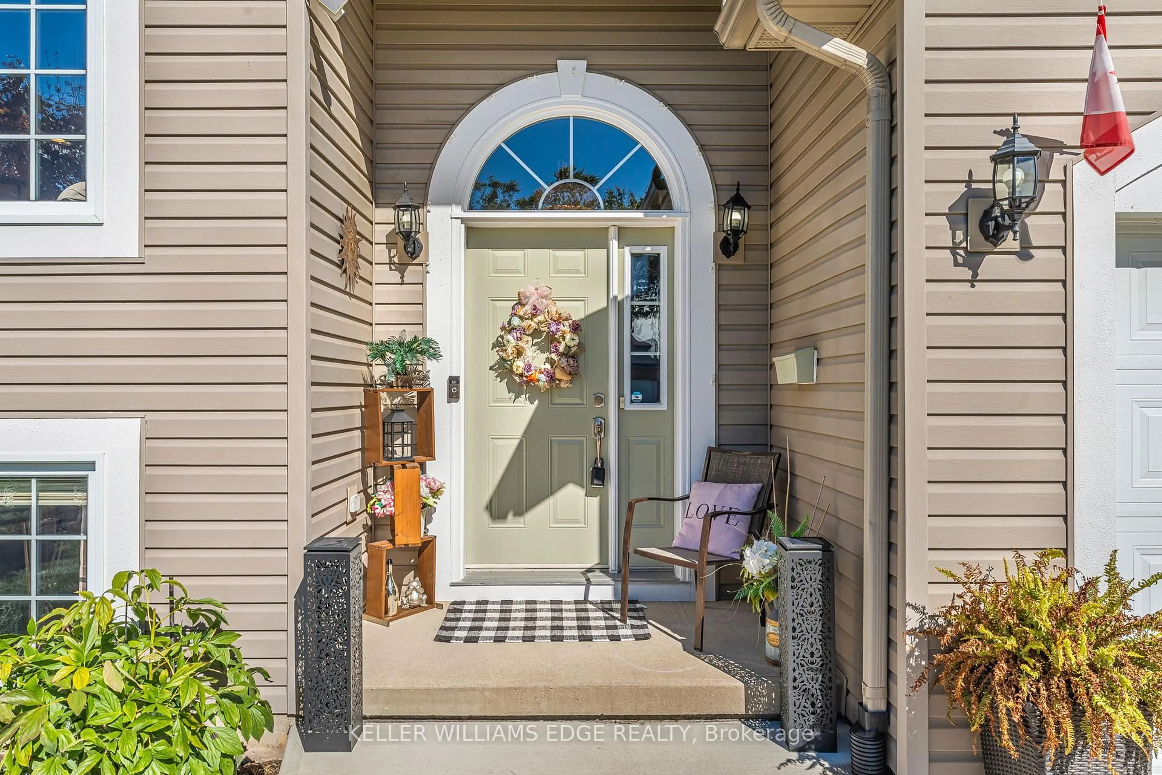 Indoor entryway for 1220 Parkside Ave, Fort Erie Ontario L2A 0A9