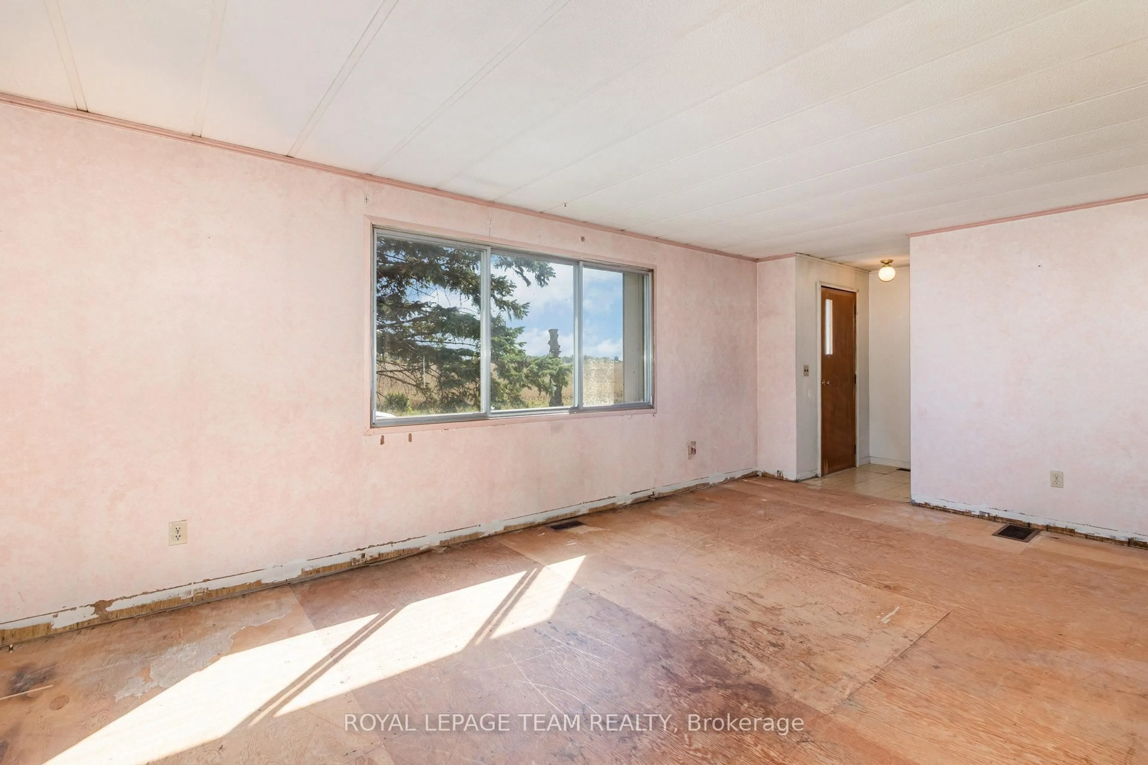 A pic of a room for 12121 Liscumb Rd, North Dundas Ontario K0C 2K0