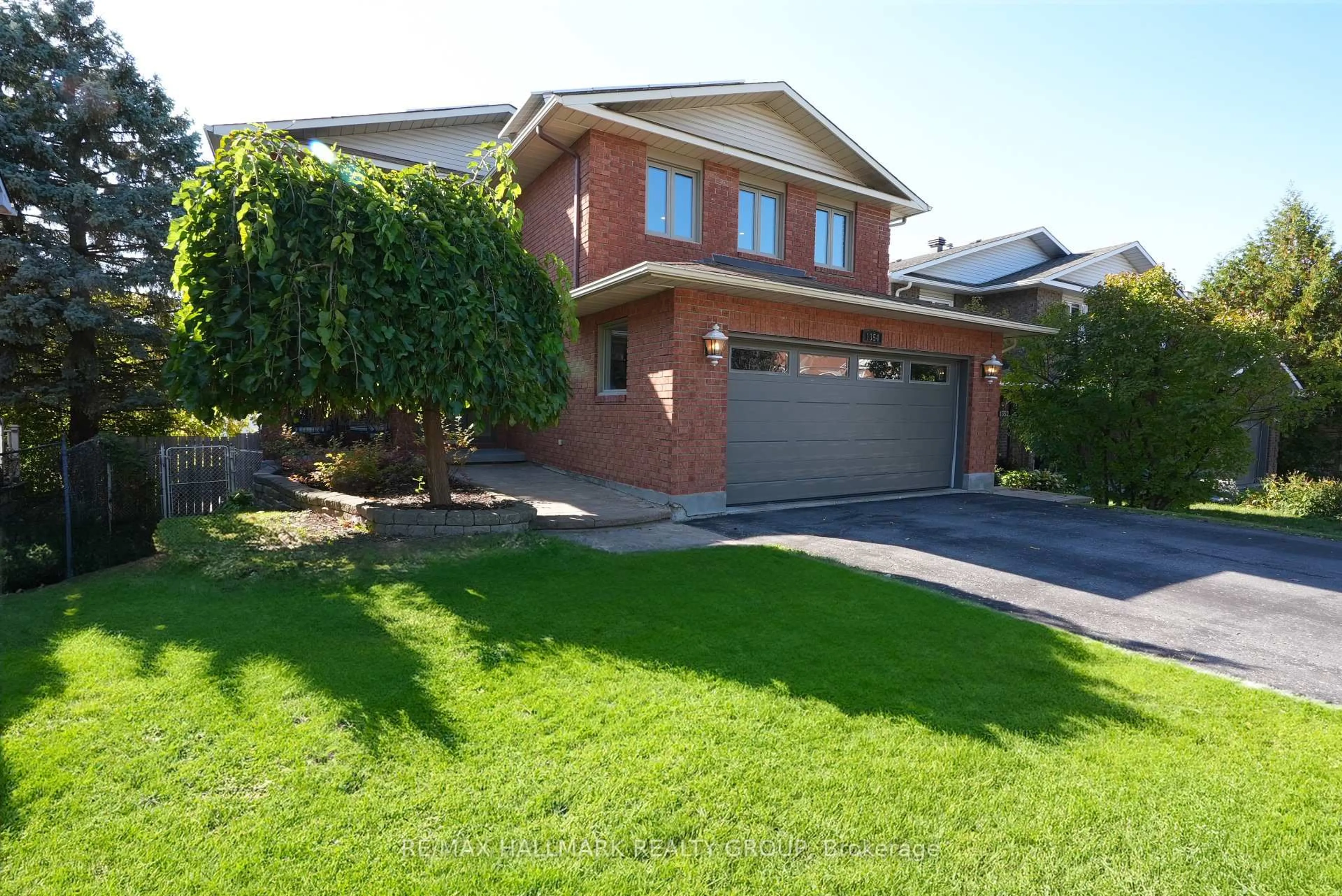 Home with brick exterior material, street for 1354 Gaultois Ave, Ottawa Ontario K1C 3G6