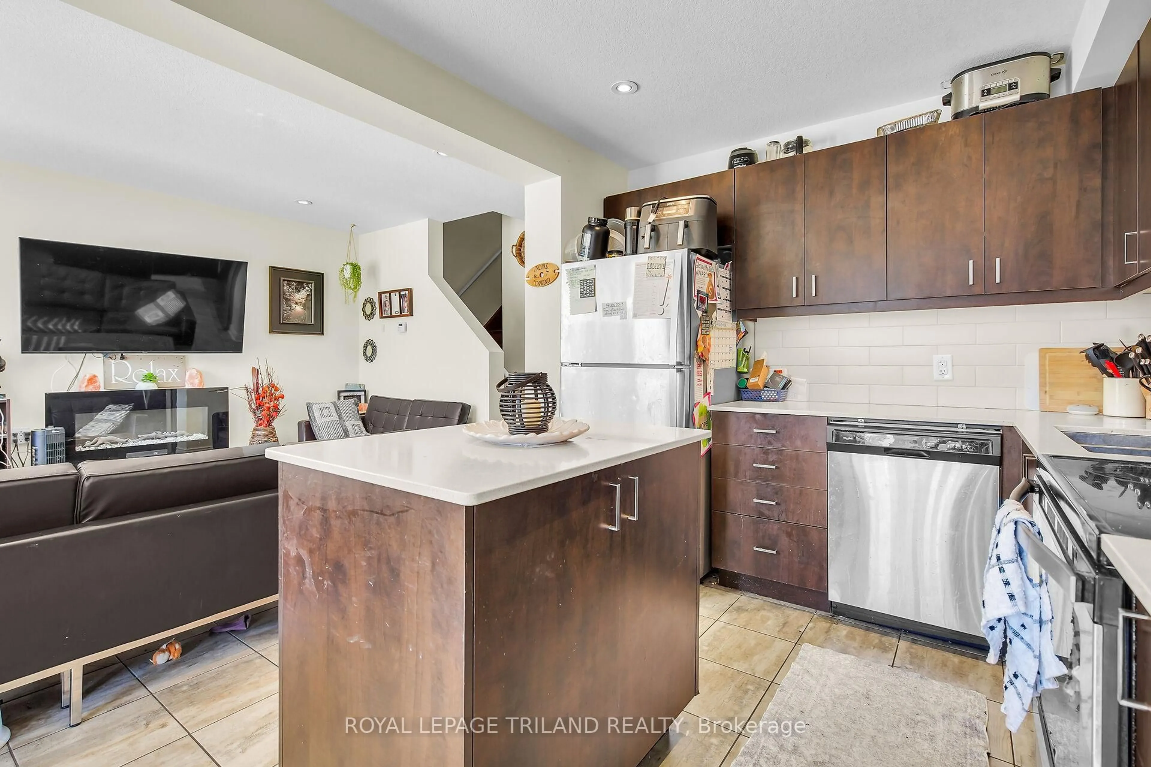 Open concept kitchen, ceramic/tile floor for 1310 Michael Circ, London East Ontario N5V 0B8