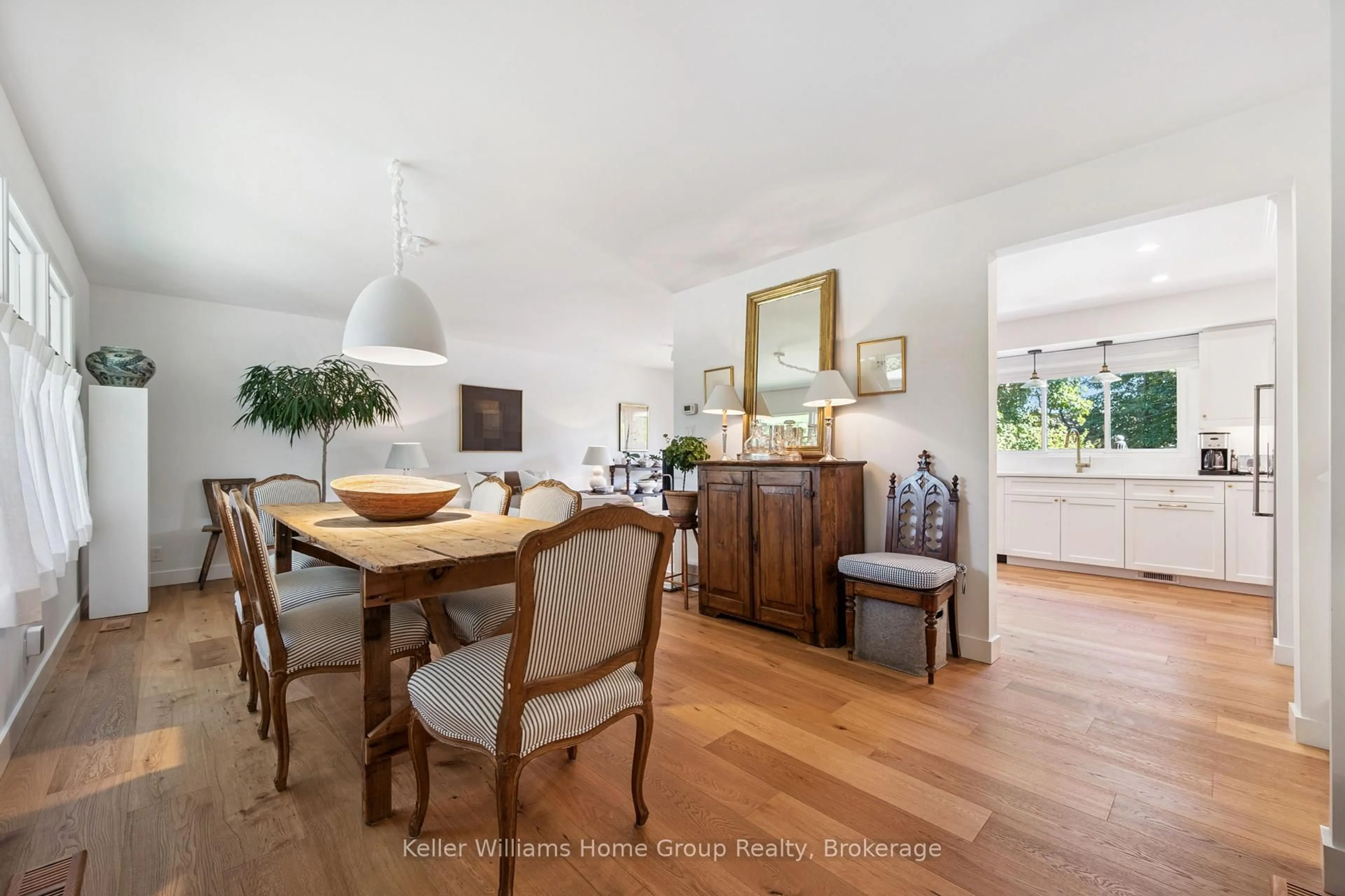 Dining room, wood/laminate floor for 6 Kimberley Dr, Guelph Ontario N1H 1L2