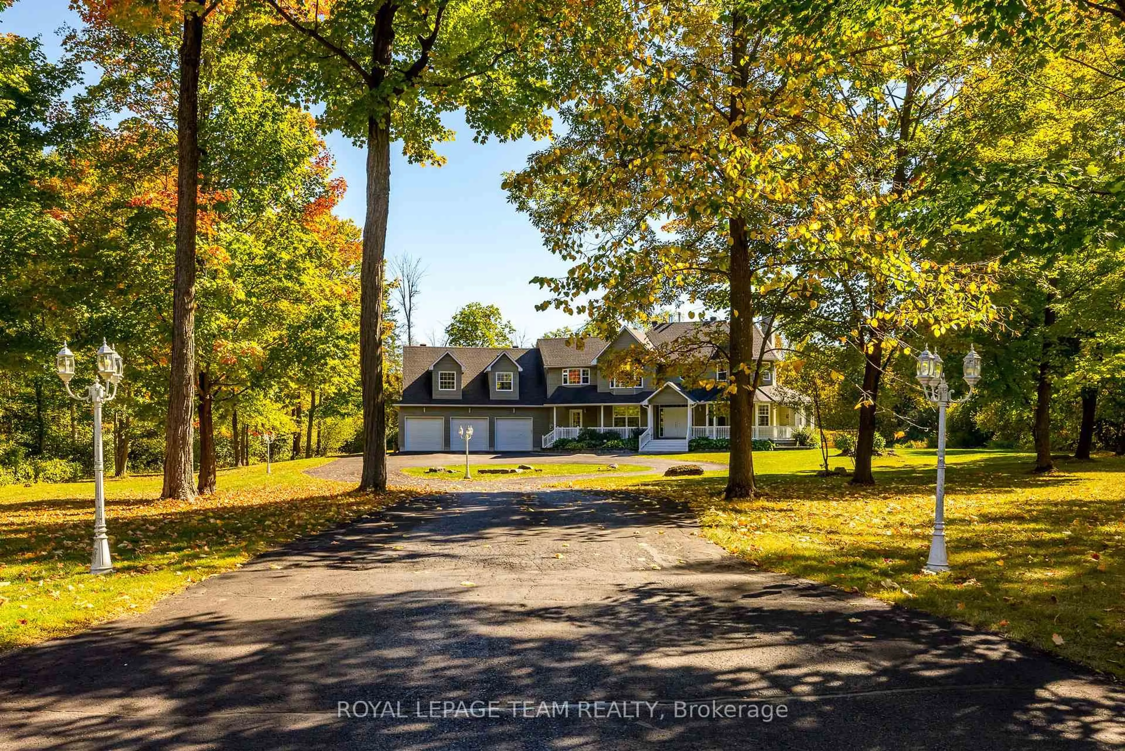 A pic from outside/outdoor area/front of a property/back of a property/a pic from drone, street for 38 Marchvale Dr, Ottawa Ontario K2W 1C2