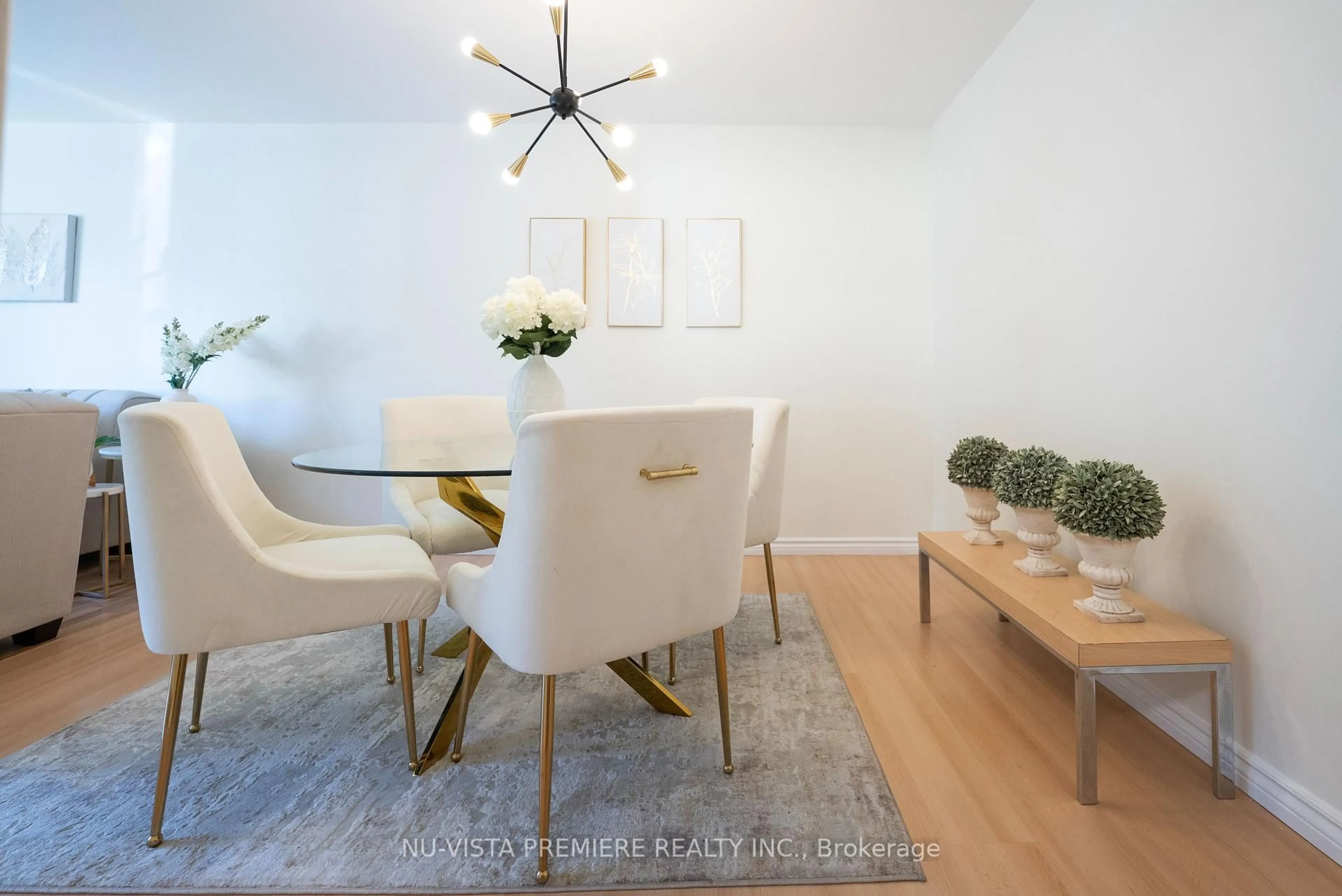 Dining room, wood/laminate floor for 103 Scotchmere Cres, London South Ontario N6E 1Z9