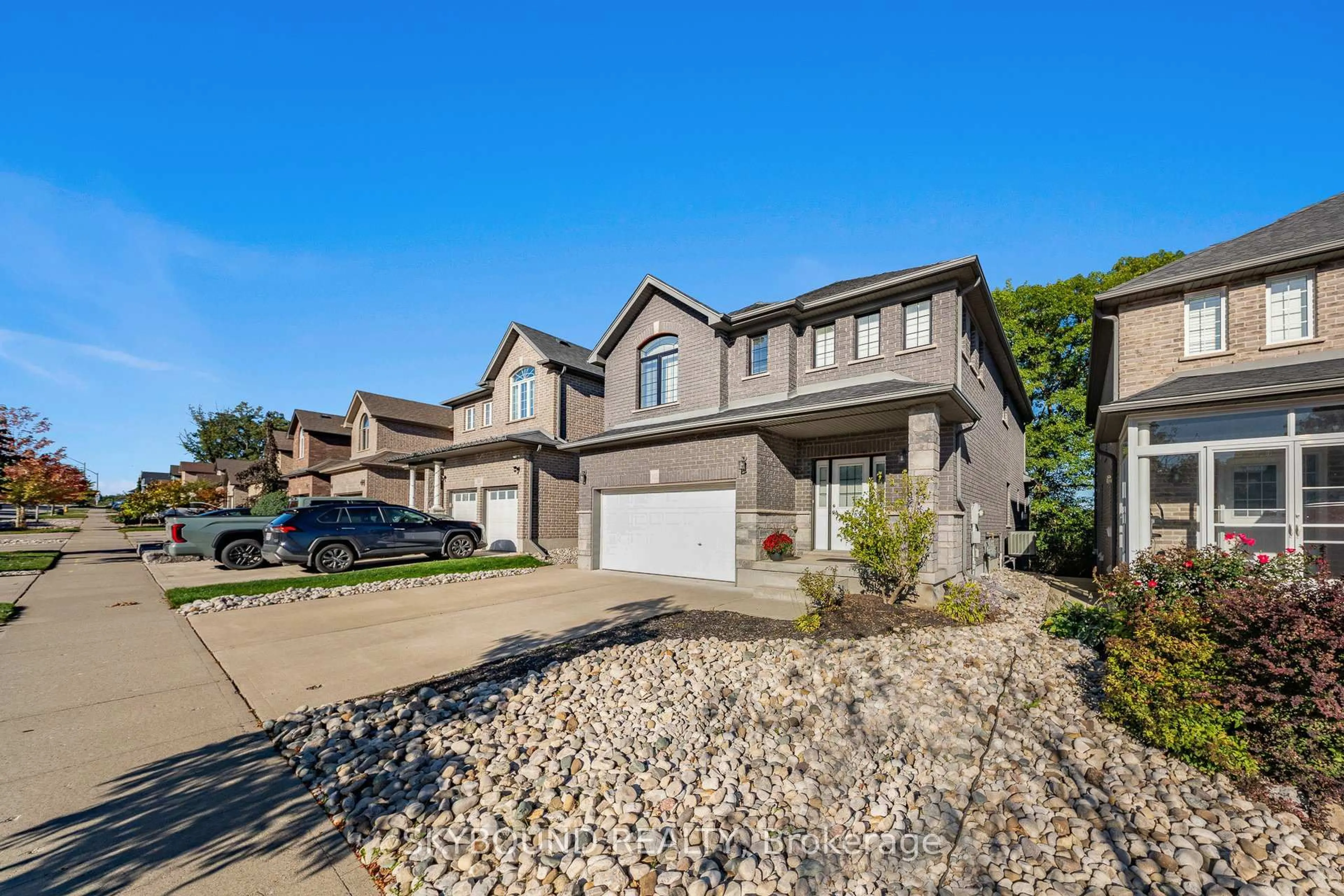 Unknown for 305 Wesley Blvd, Cambridge Ontario N1R 5S2