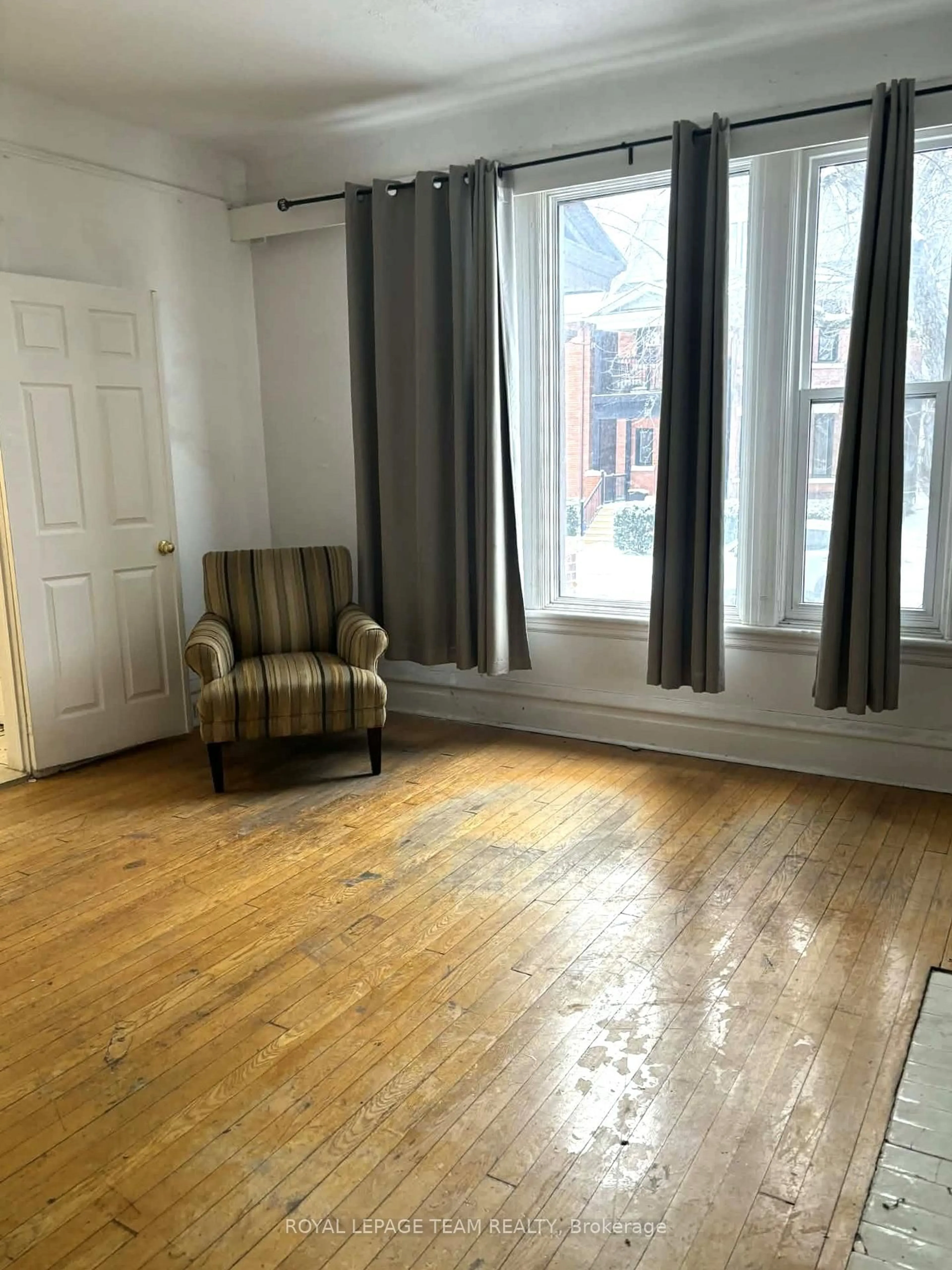 A pic of a room for 169 Holmwood Ave, Ottawa Ontario K1S 2P3