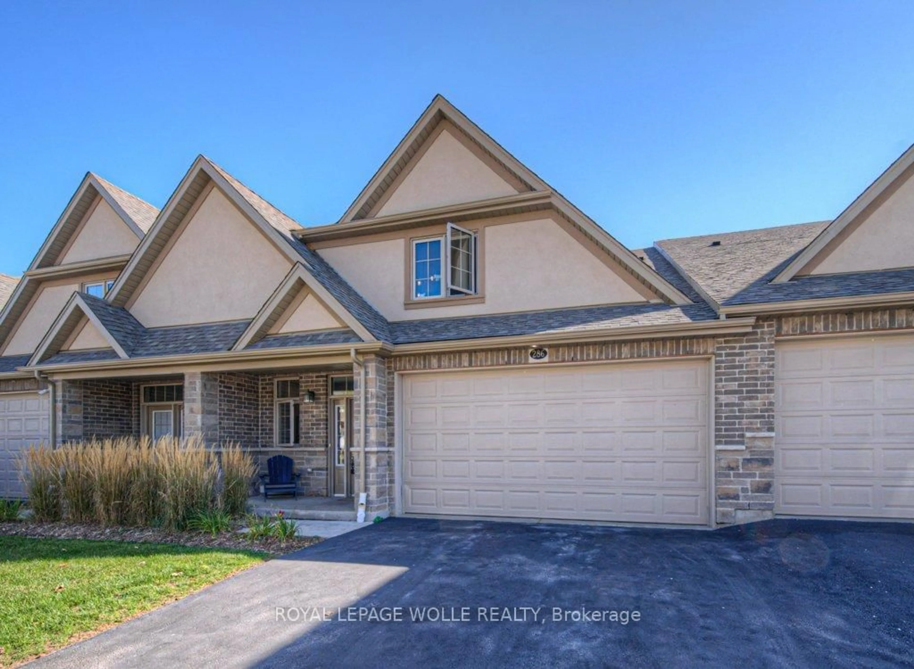 Home with brick exterior material, street for 286 Tall Grass Cres, Kitchener Ontario N2P 2N3