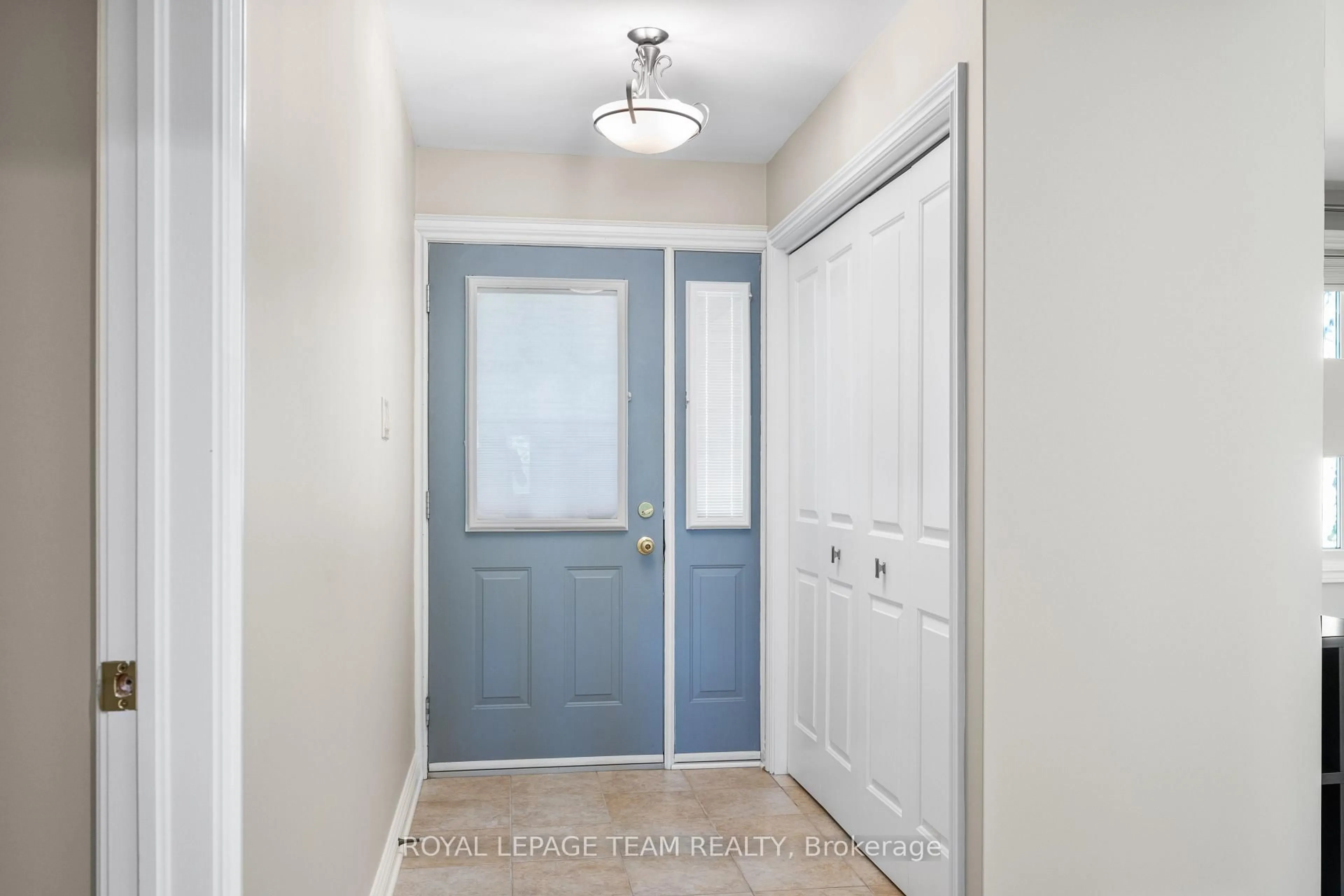 Indoor entryway for 3 Millbrook Cres, Nepean Ontario K2E 5B6