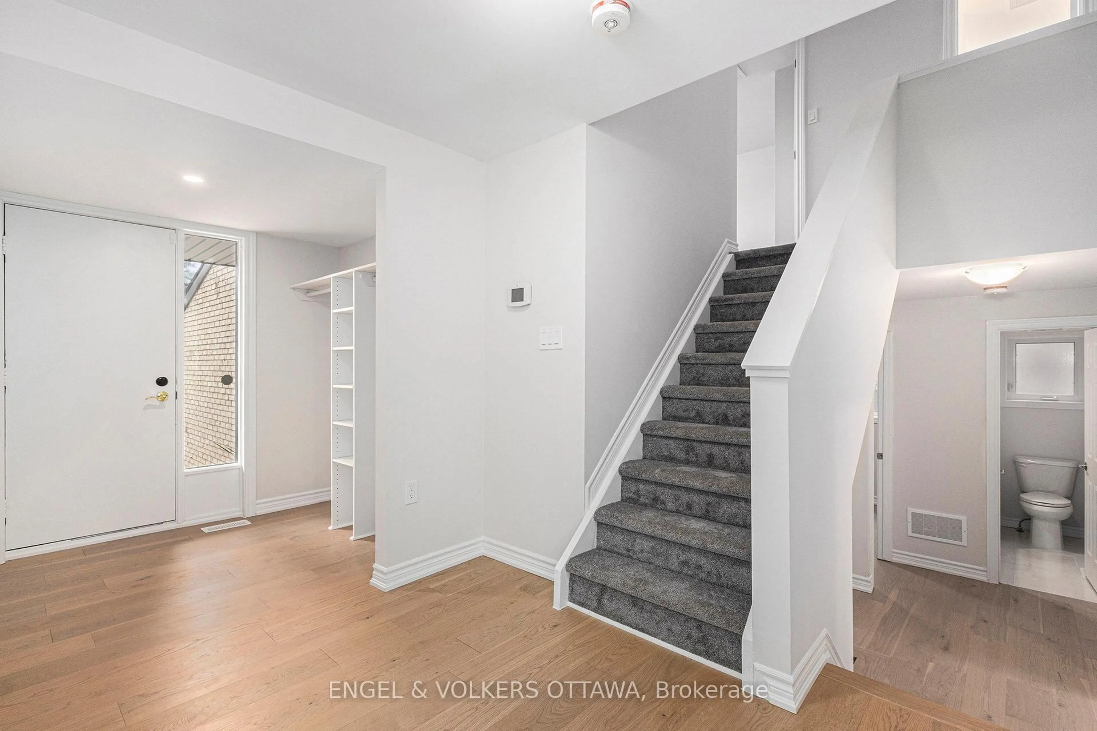 Unknown for 123 Tripp Cres, Ottawa Ontario K2J 1M5