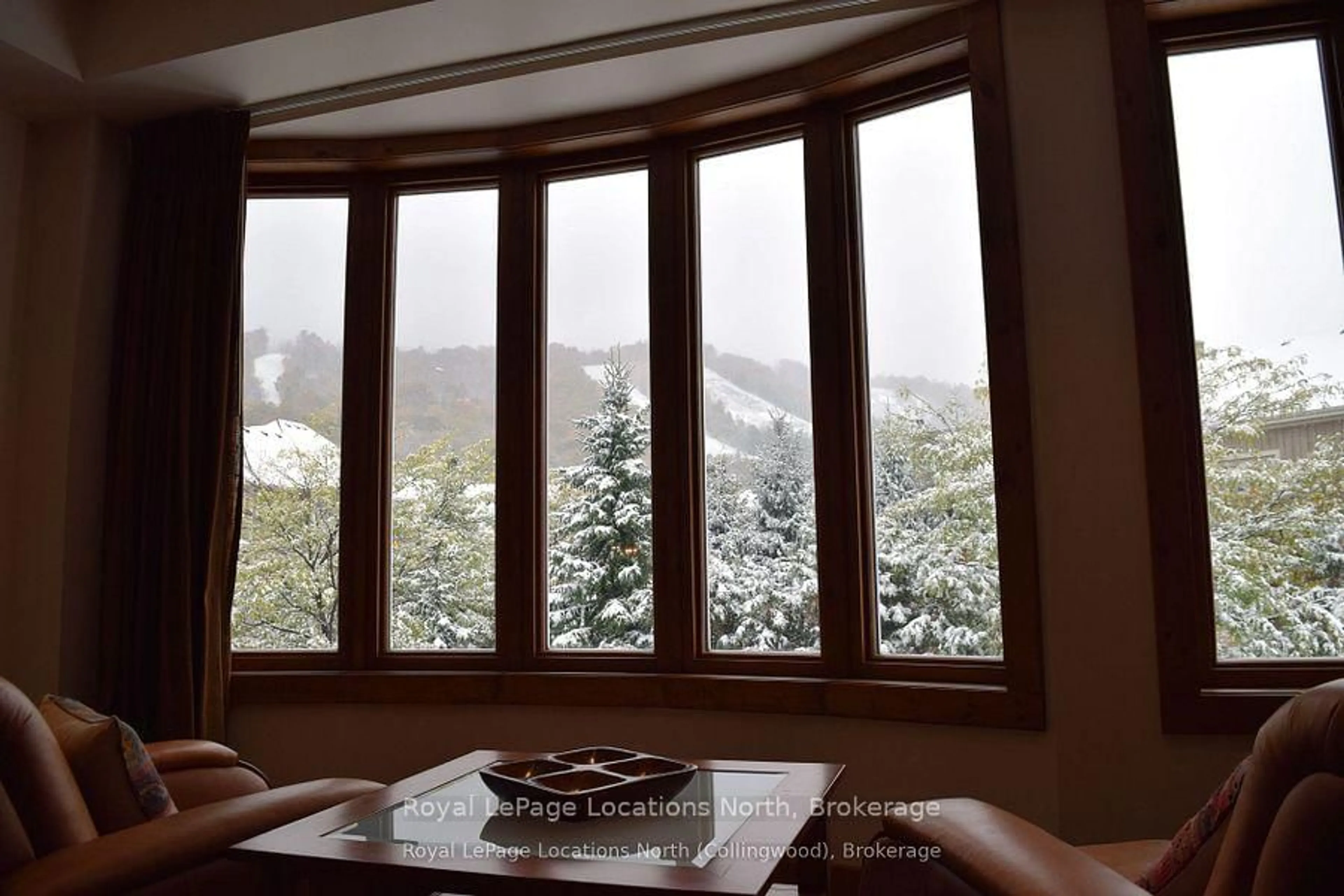Dining room, wood/laminate floor for 118 VENTURE Blvd, Blue Mountains Ontario L9Y 0B6