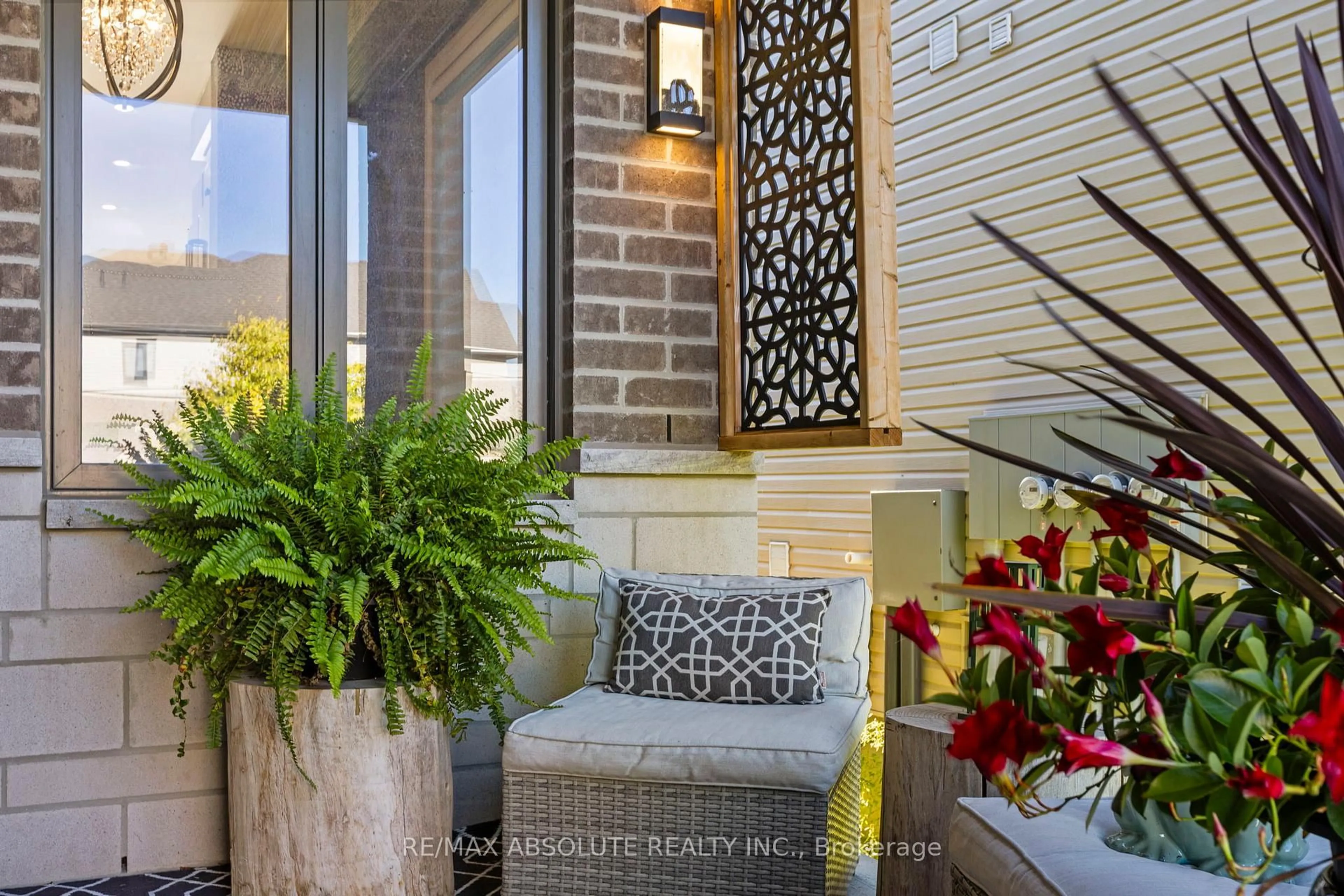 Unknown for 90 Porter St, Stittsville Ontario K2S 2L8