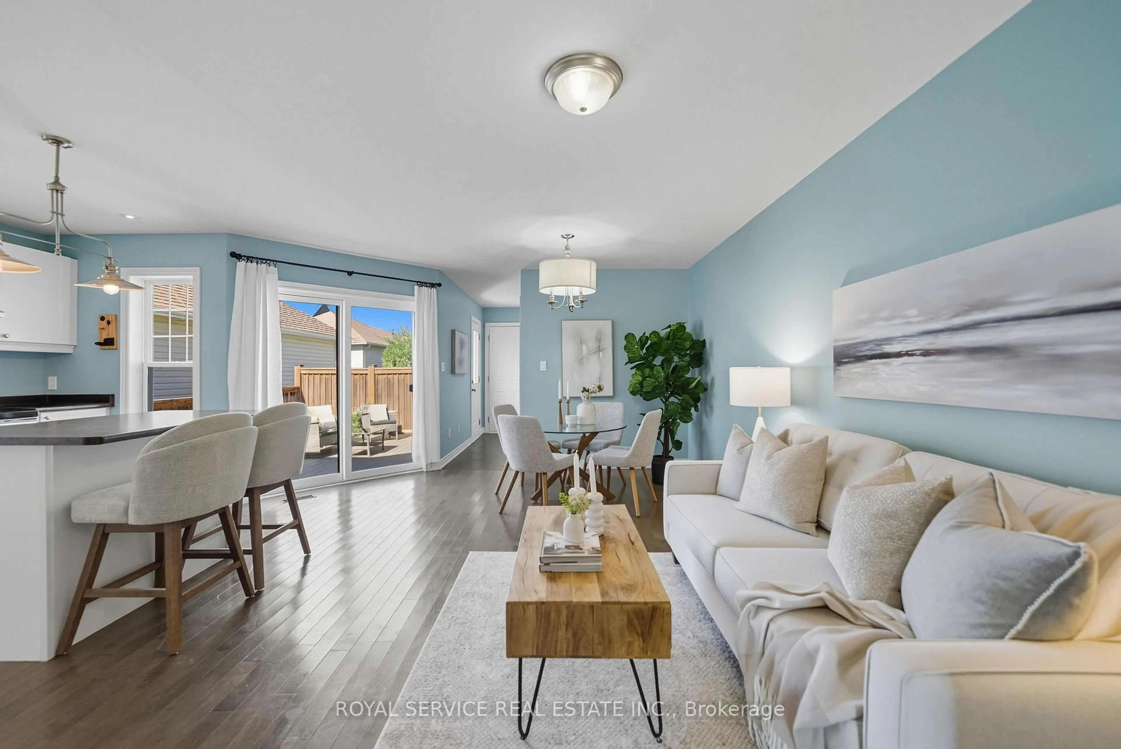 Living room with furniture, unknown for 264 Strachan St, Port Hope Ontario L1A 0C8