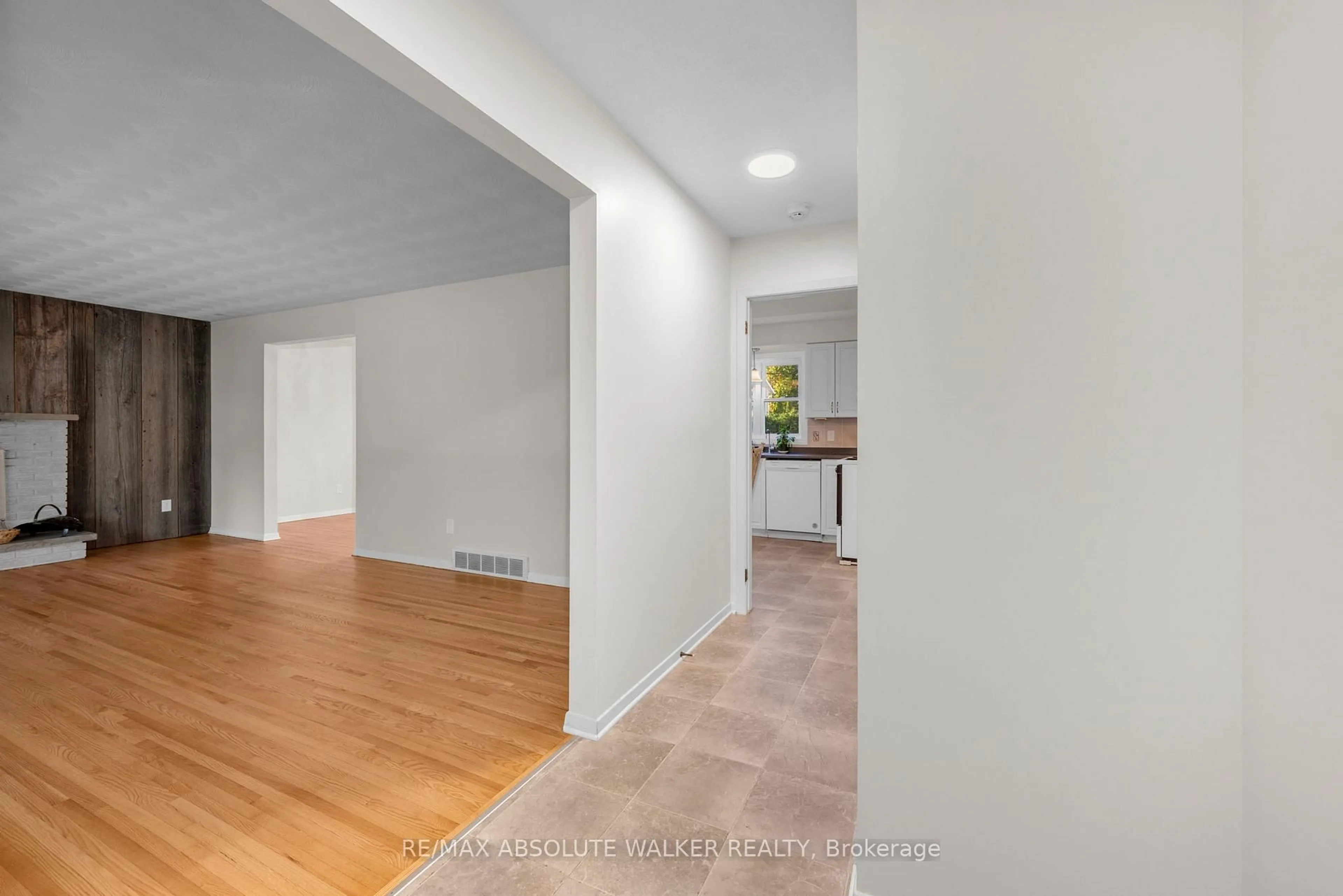 Unknown for 917 Rand Ave, Ottawa Ontario K1V 6X3