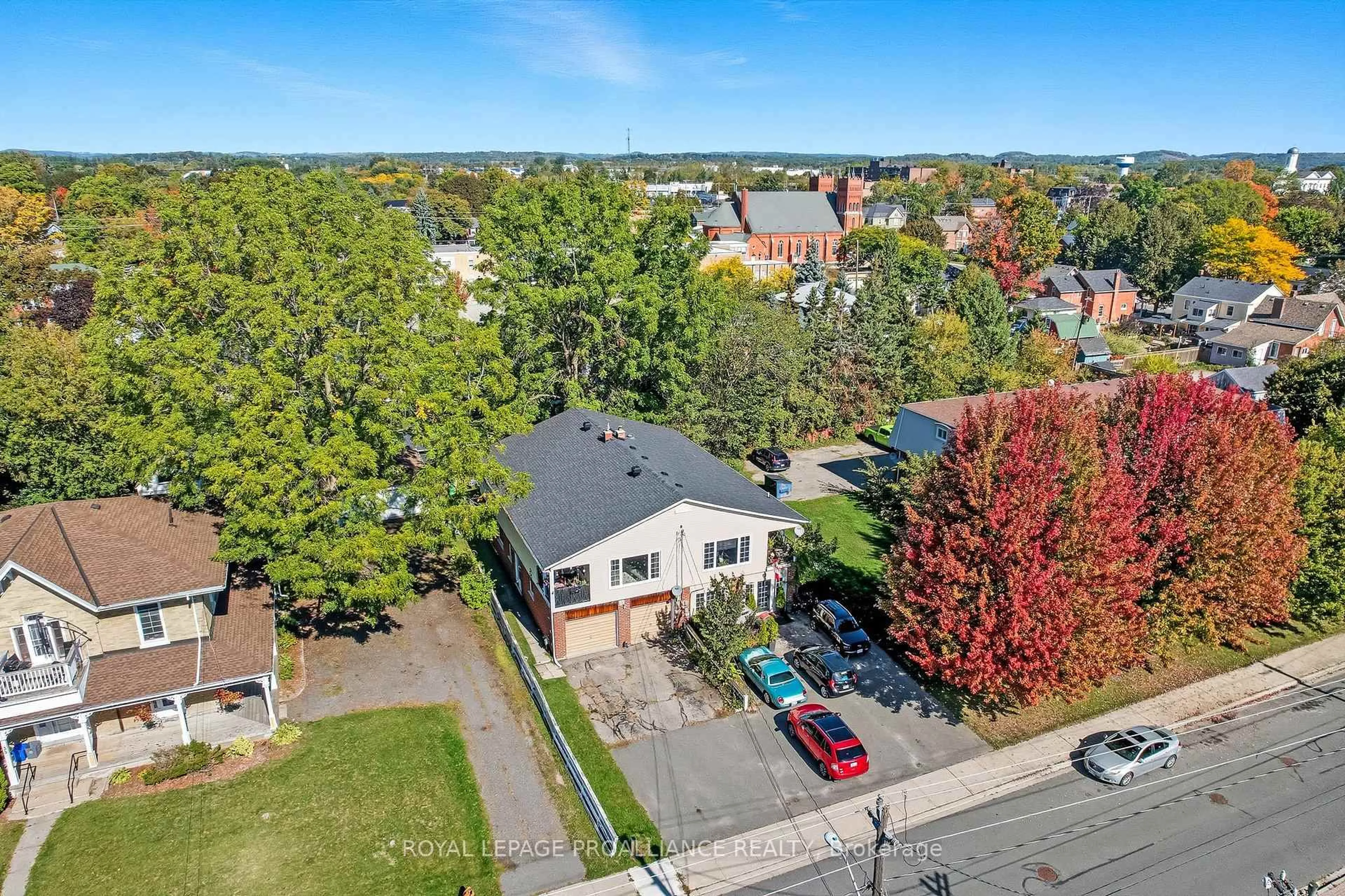 A pic from outside/outdoor area/front of a property/back of a property/a pic from drone, street for 32 James St, Cobourg Ontario K9A 2J9