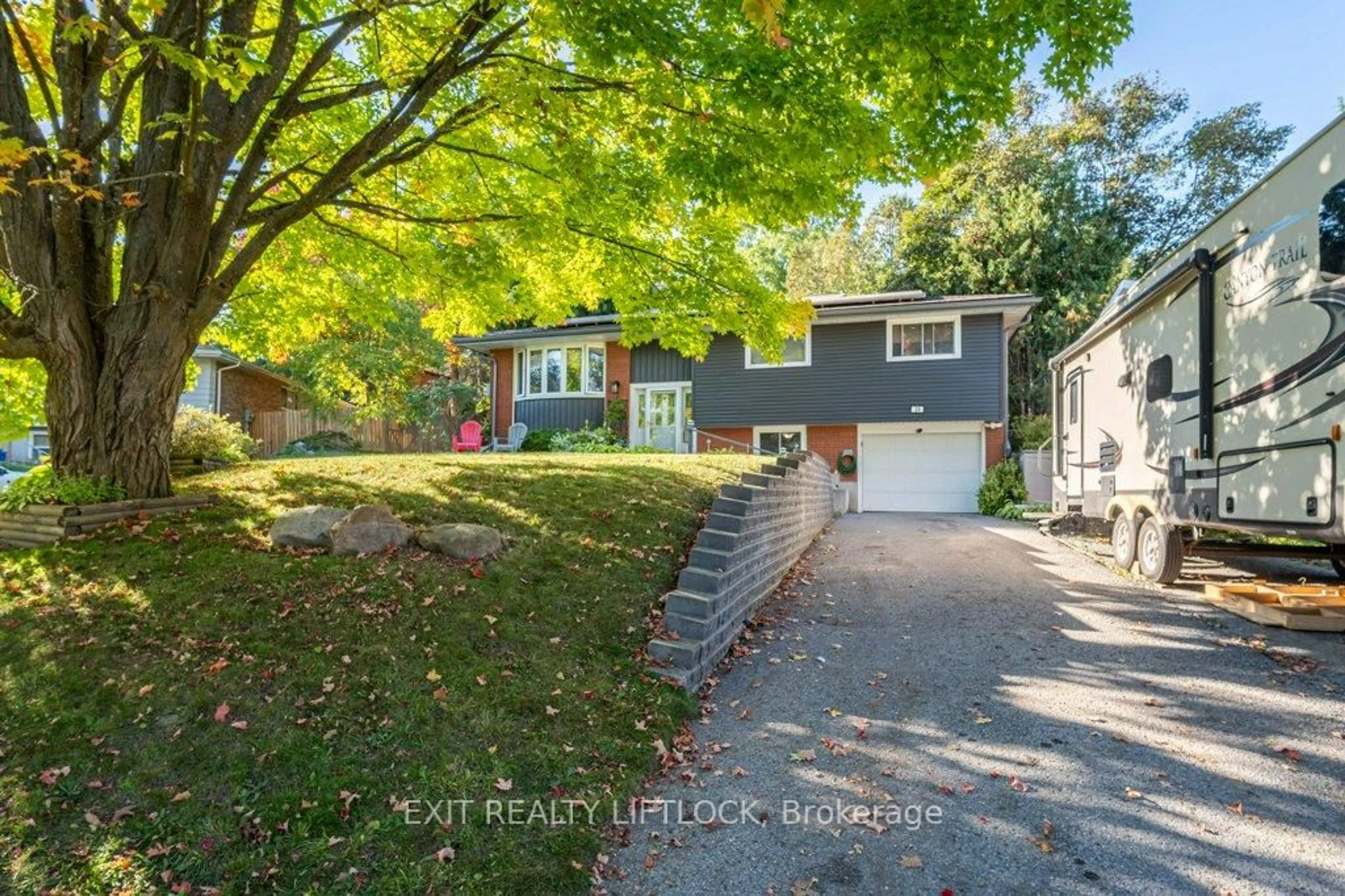 Home with brick exterior material, street for 39 Beechwood Dr, Peterborough Ontario K9J 1M2
