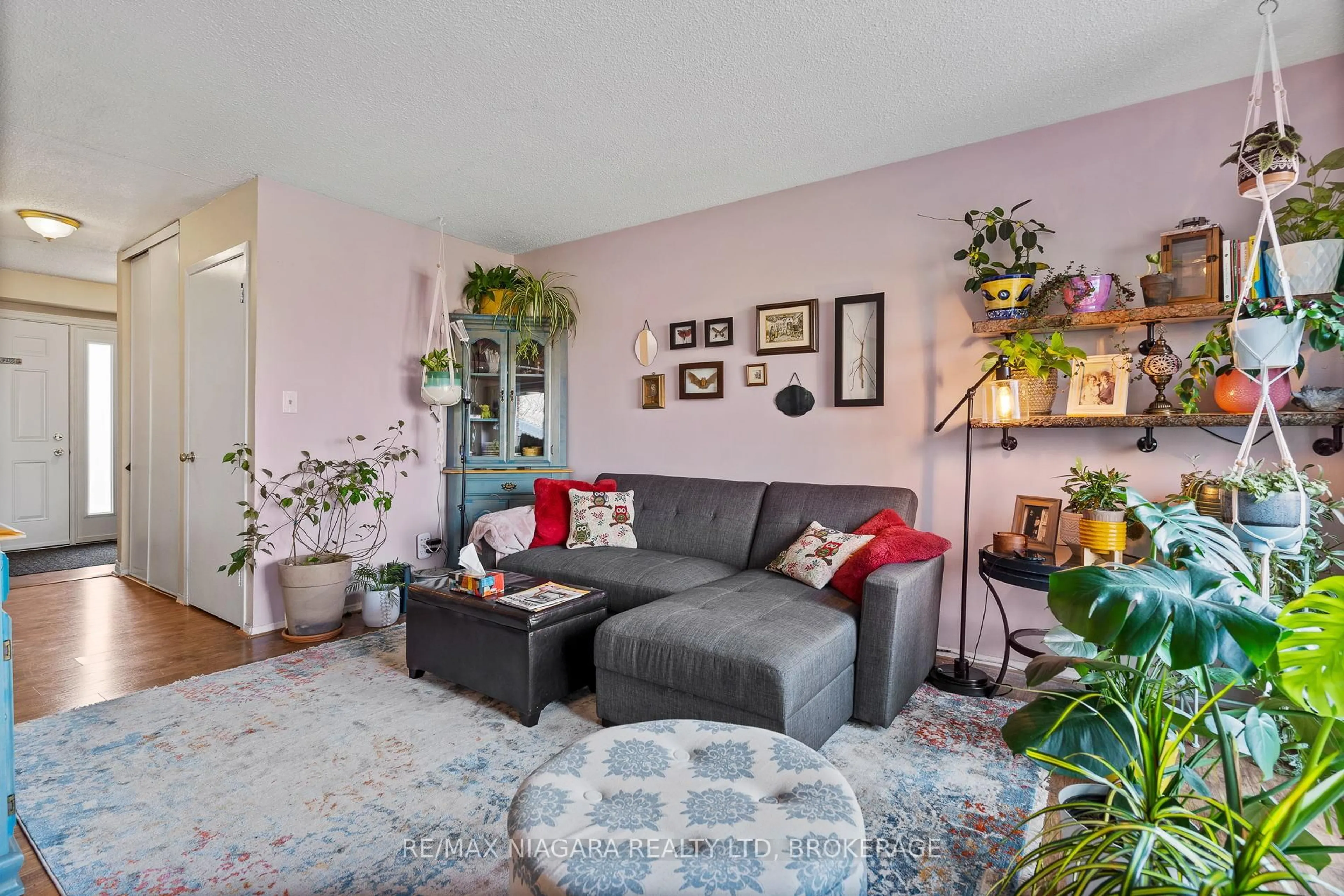 Living room with furniture, unknown for 286 Cushman Rd #17, St. Catharines Ontario L2M 6S8
