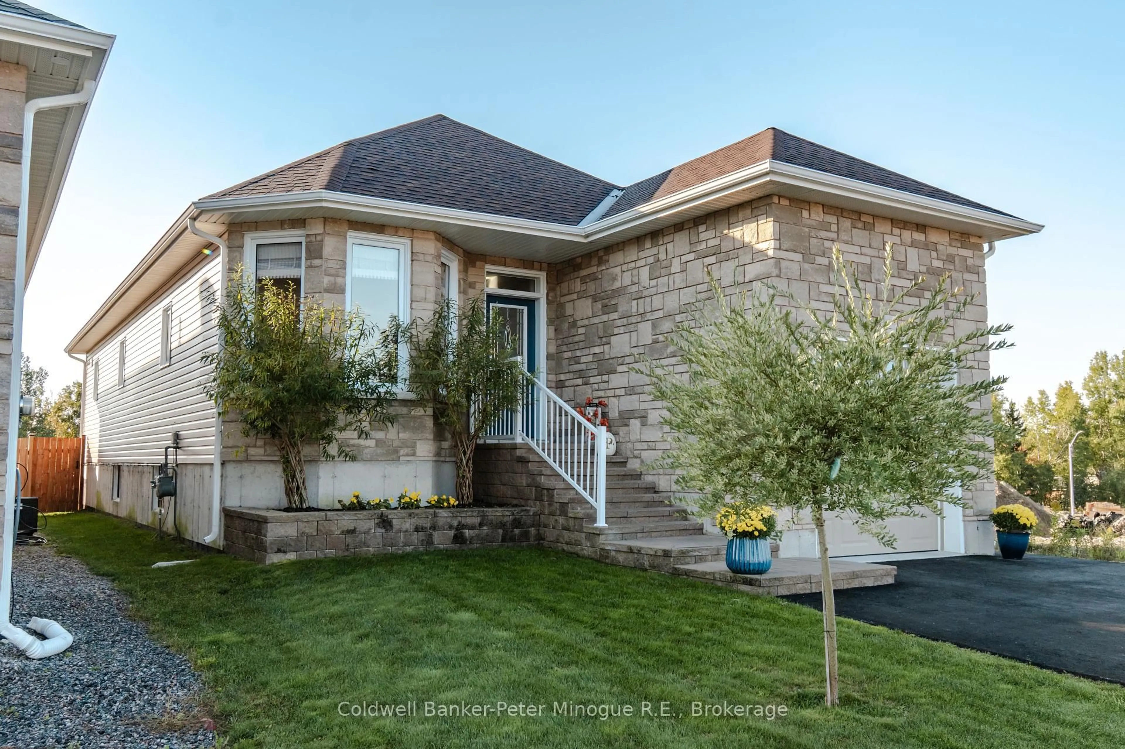 Home with brick exterior material, street for 15 Frank Crt, North Bay Ontario P1B 0C4