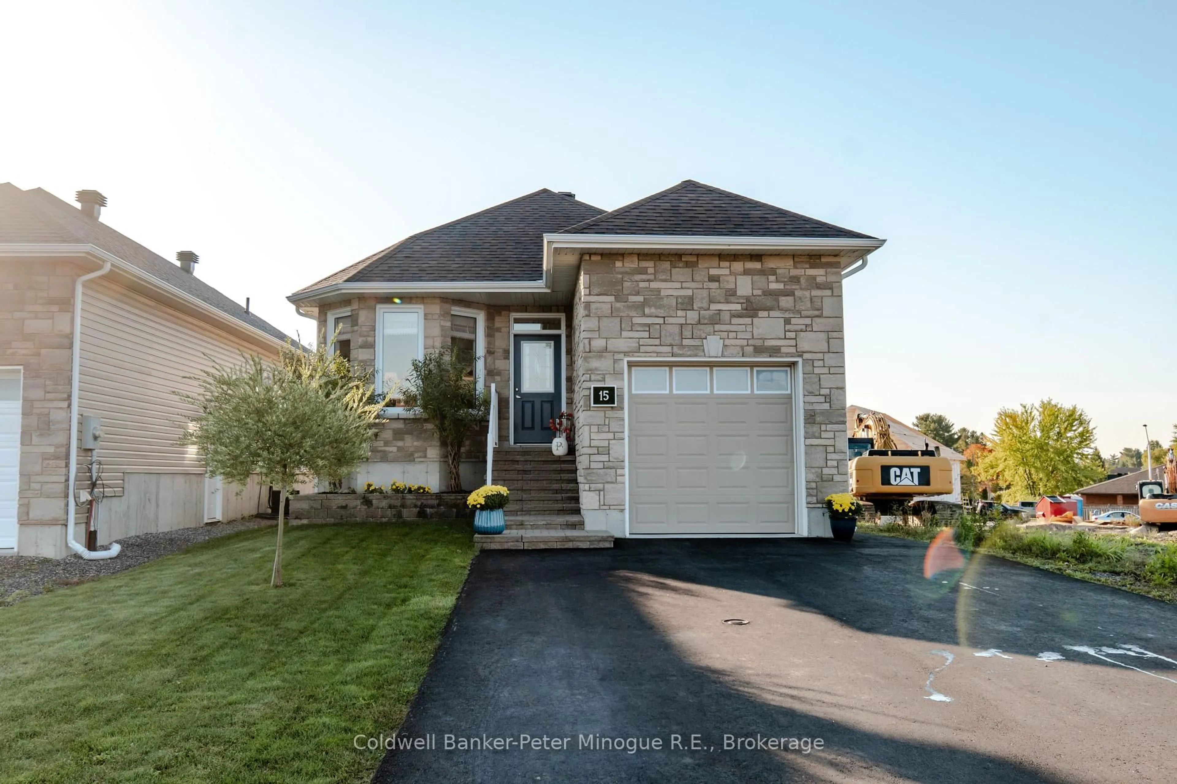 Home with brick exterior material, street for 15 Frank Crt, North Bay Ontario P1B 0C4