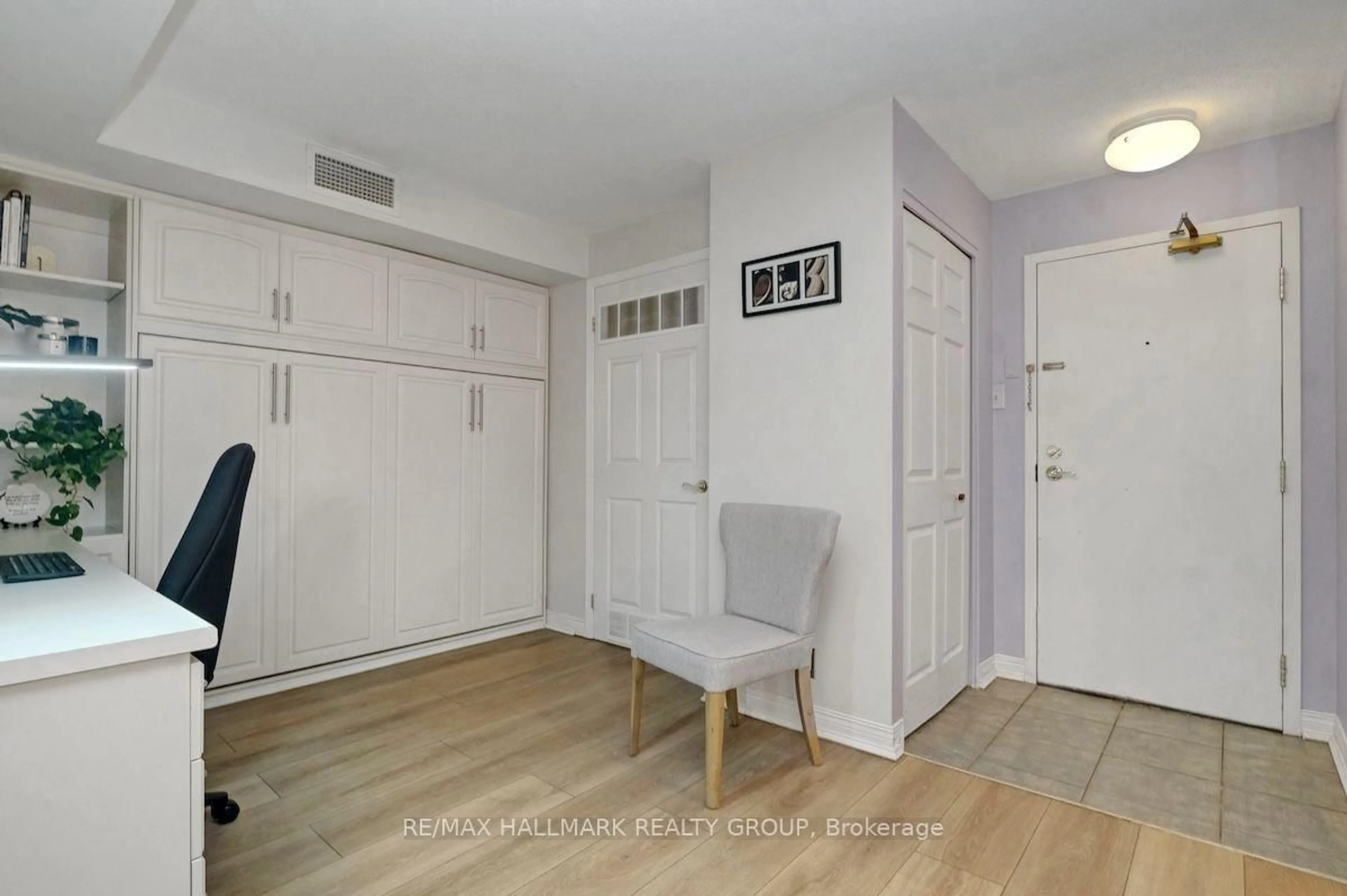 Unknown for 429 Somerset St #802, Ottawa Ontario K2P 2P5