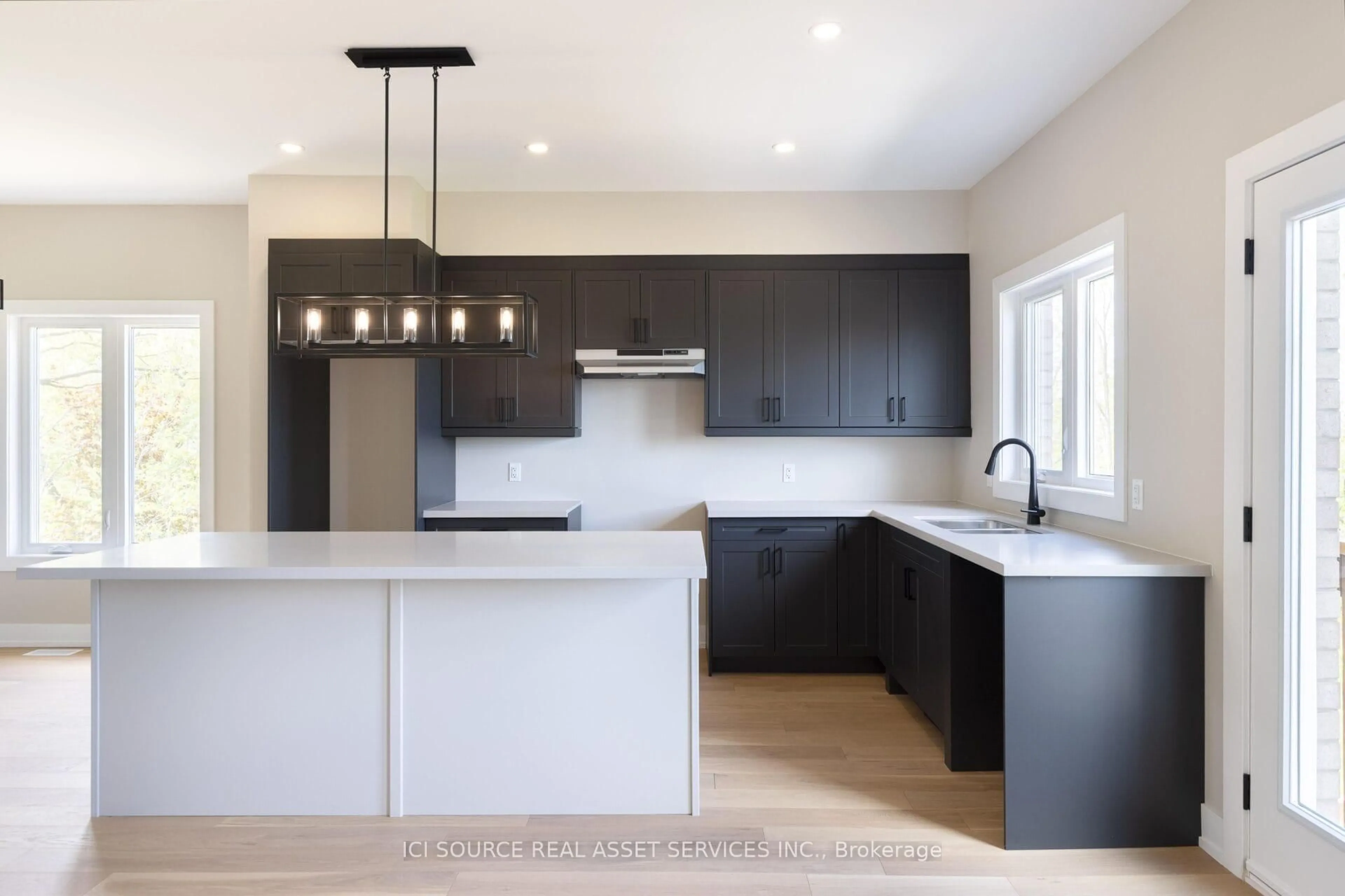 Open concept kitchen, unknown for 4061-1 Fracchioni Dr, Lincoln Ontario L3J 0R5