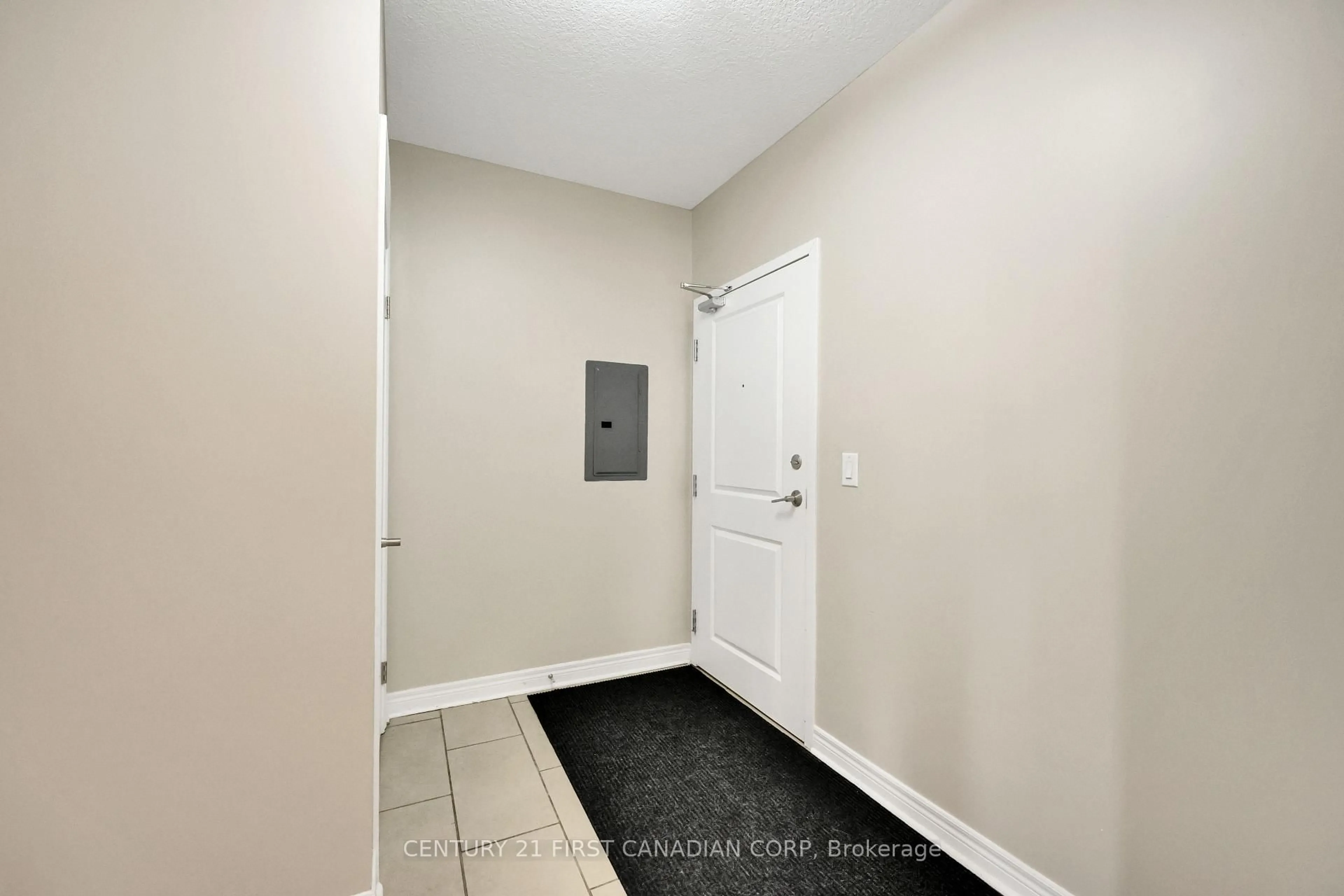 Indoor entryway for 330 Ridout St #1503, London East Ontario N6C 3Z3